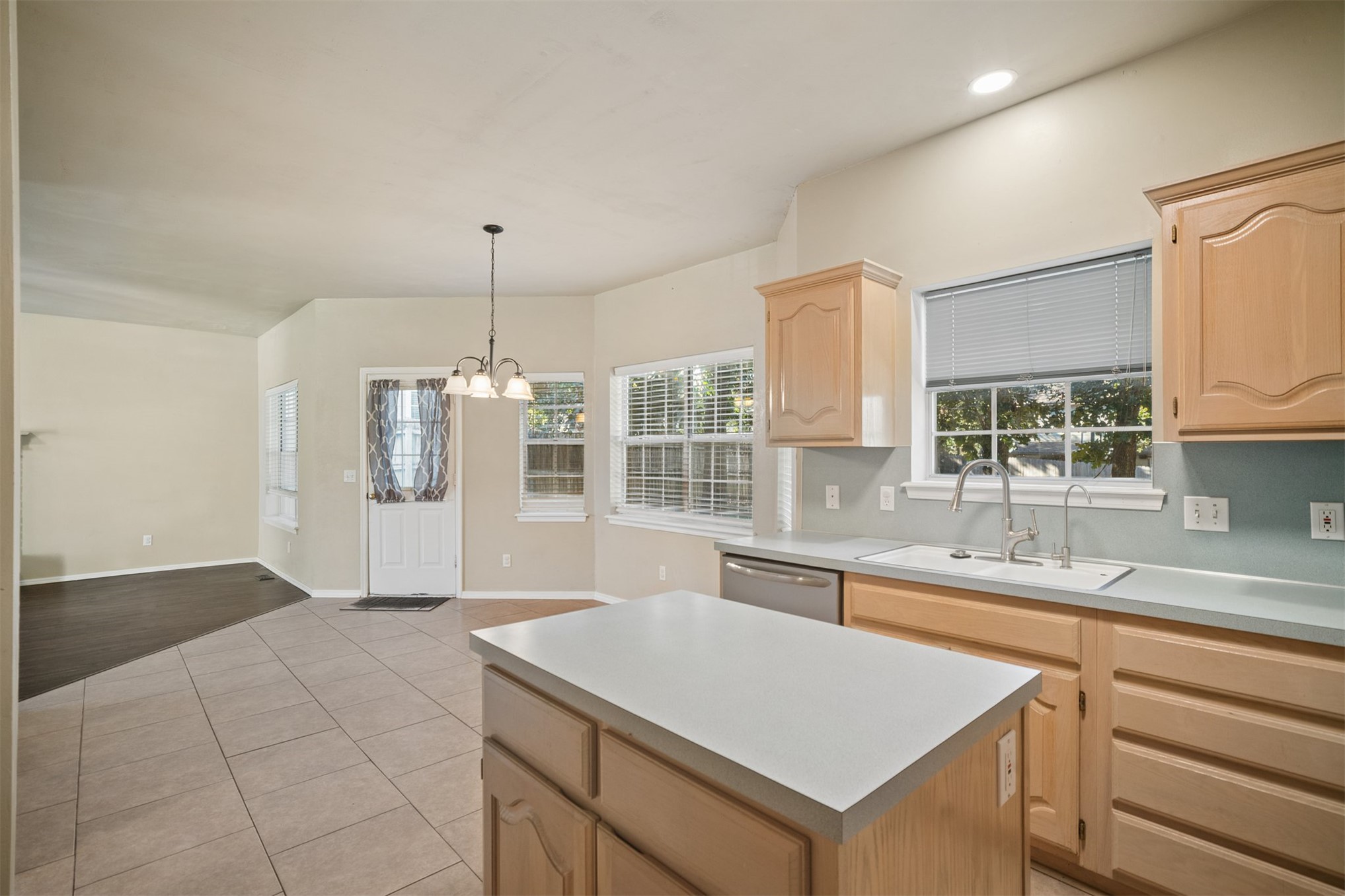 3726 S Rolling Oaks Drive Property Photo 19