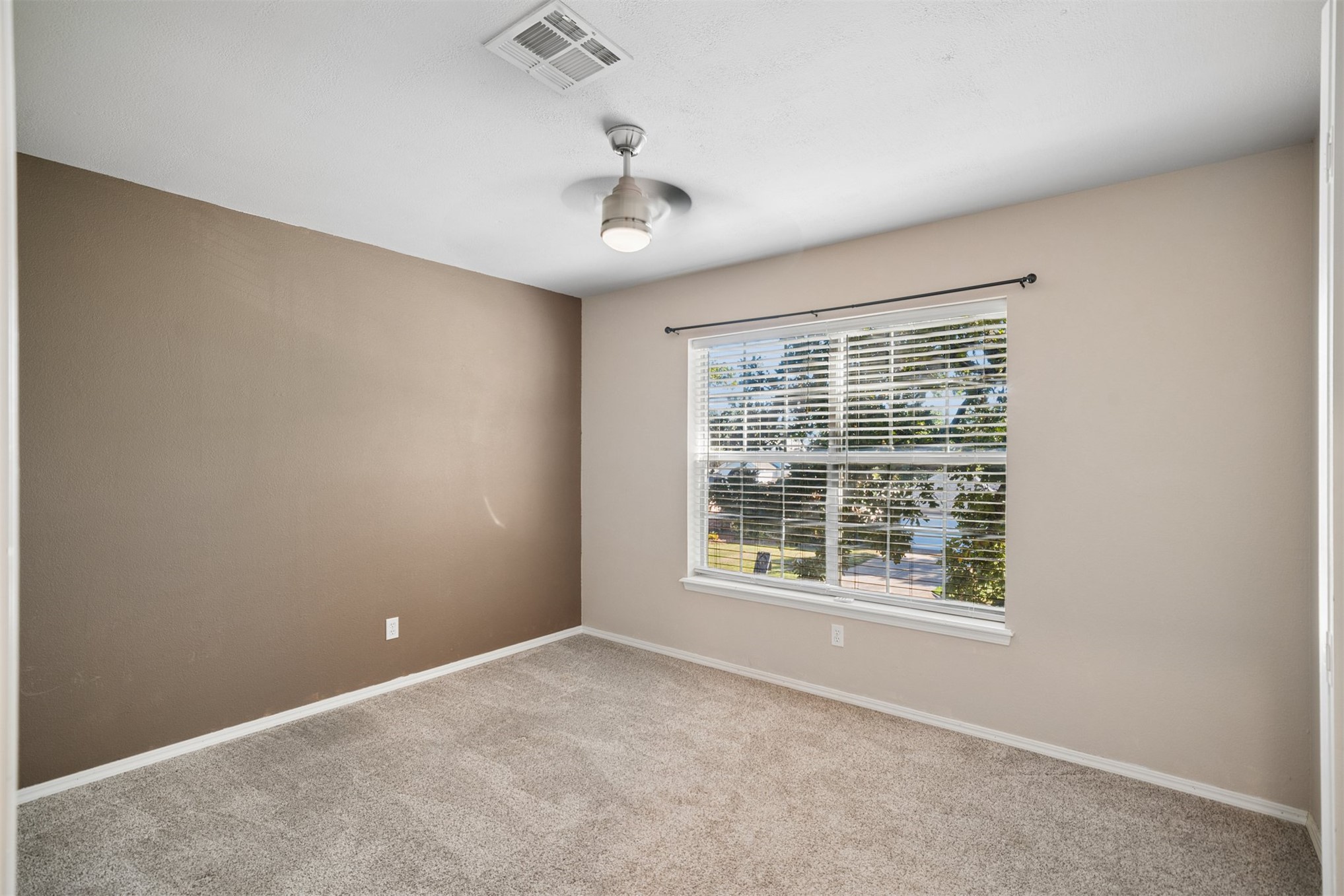 3726 S Rolling Oaks Drive Property Photo 29