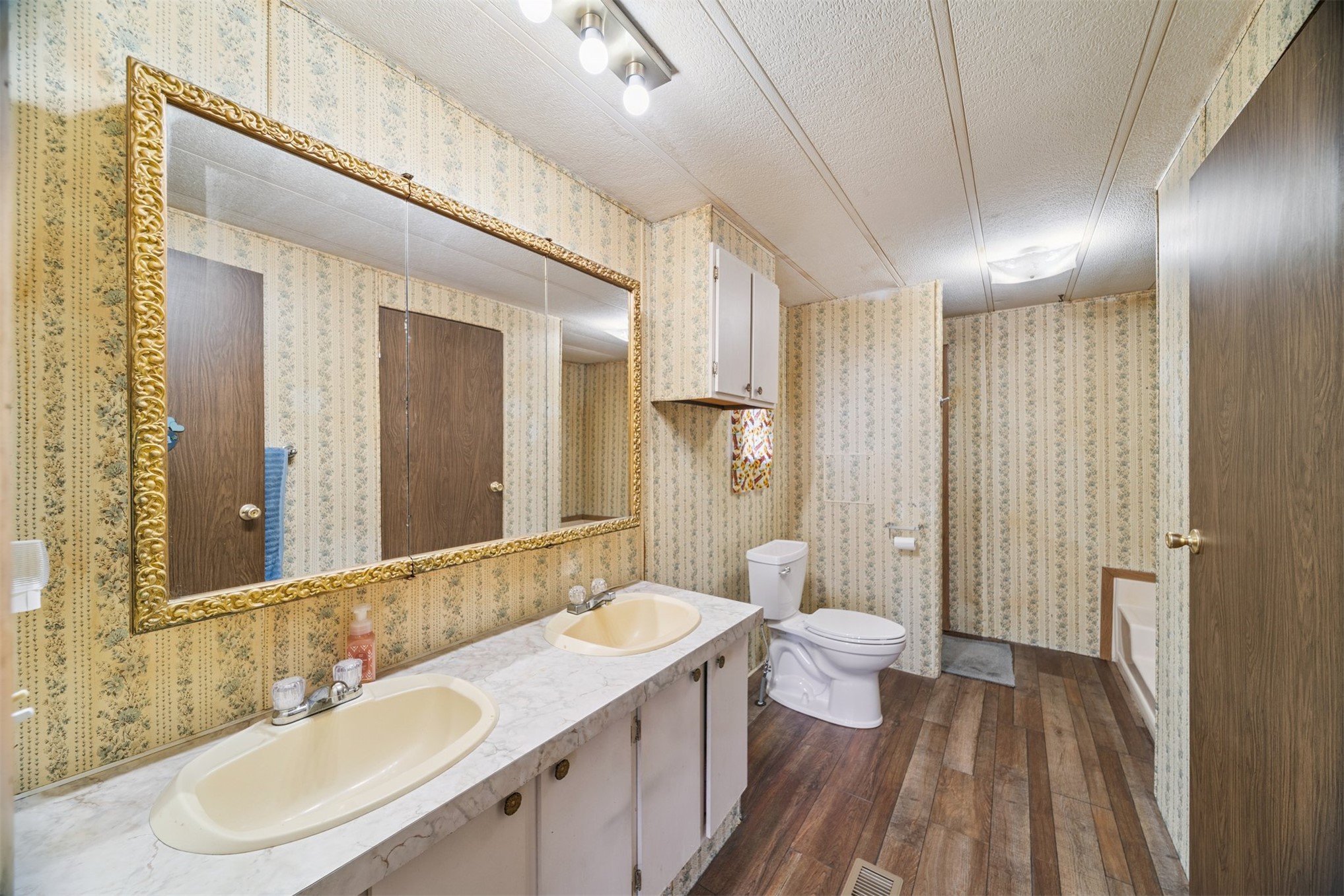 358126 E 5400 Road Property Photo 4