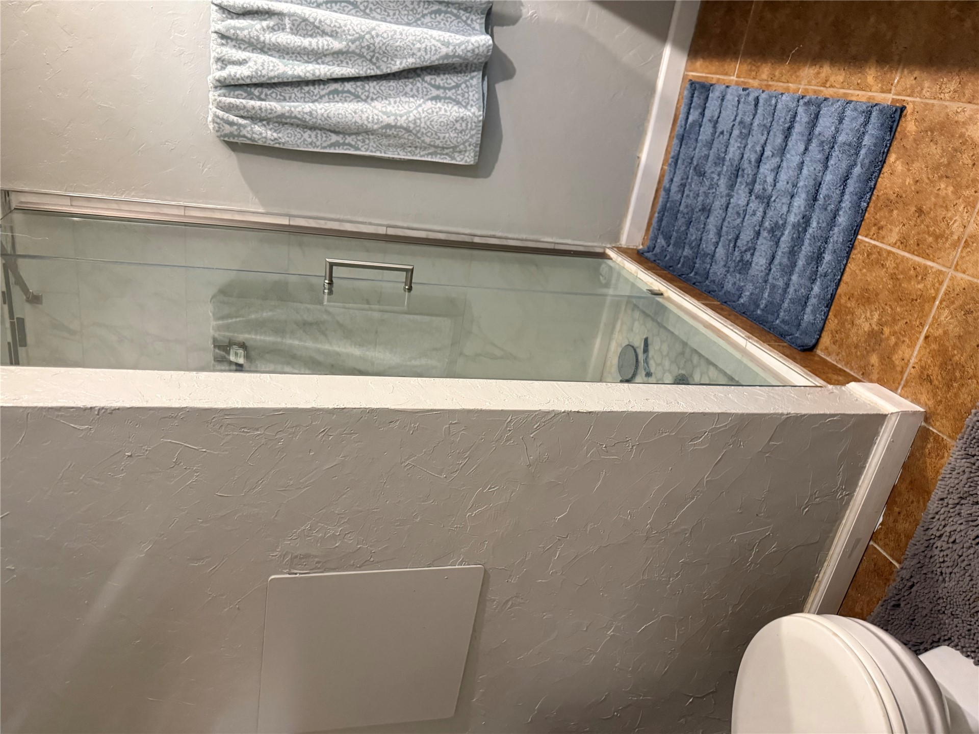 4326 E 67th Street 579 Property Photo 24