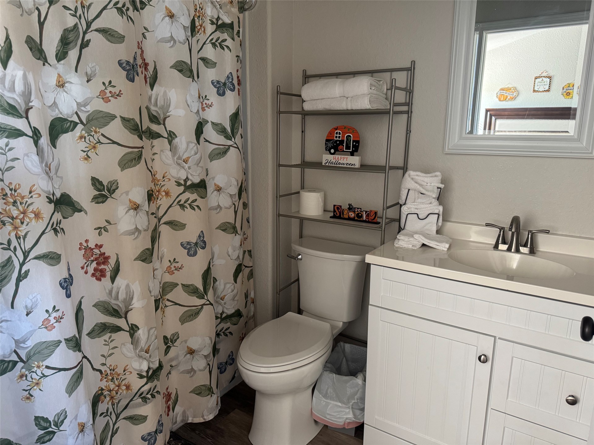 220 Ponds Drive W3 Property Photo 7