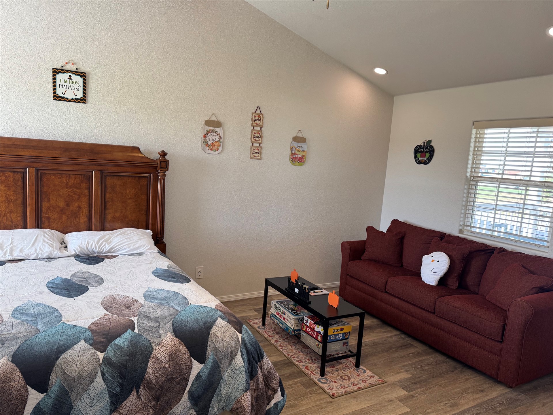 220 Ponds Drive W3 Property Photo 11