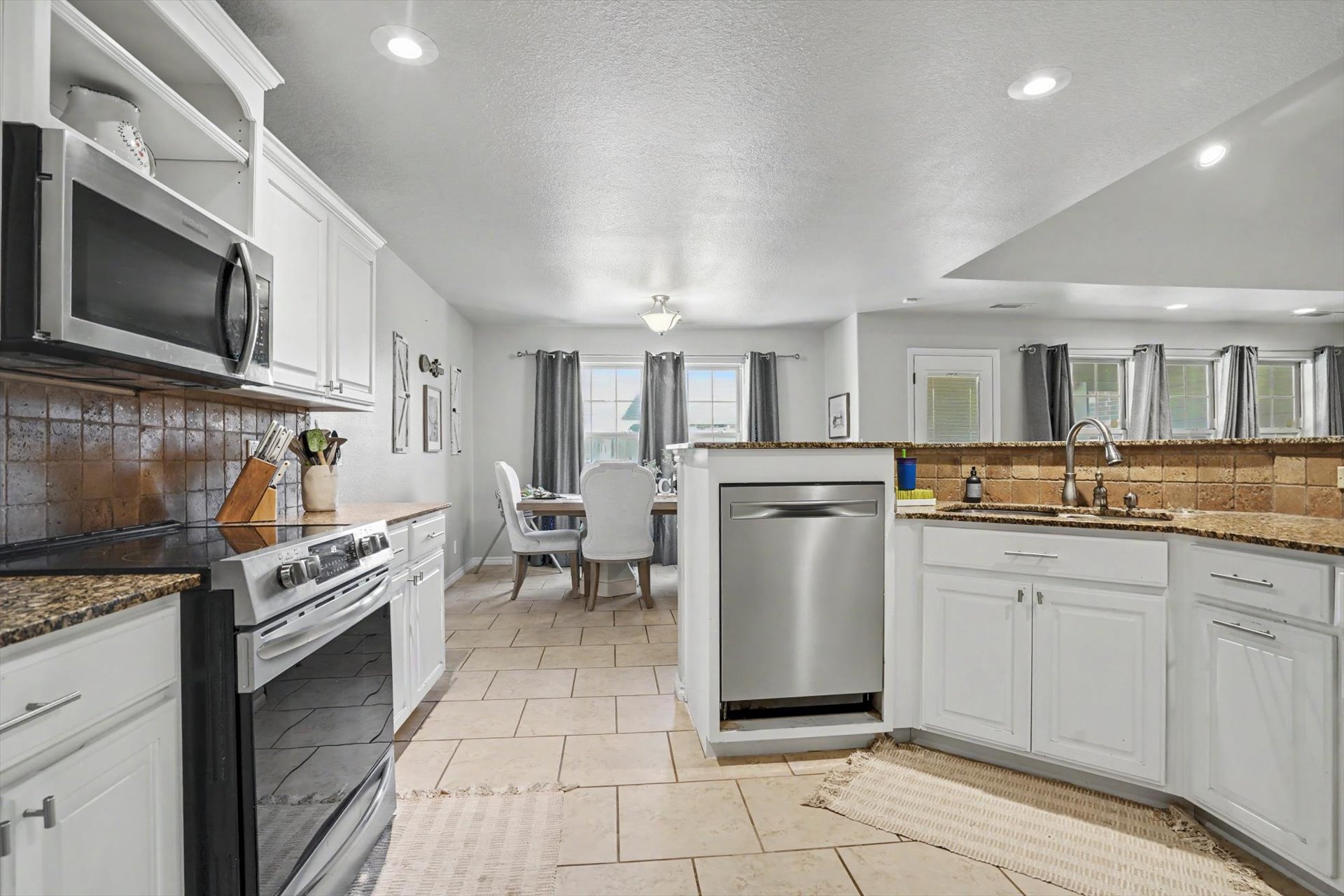 12529 S Date Place Property Photo 10