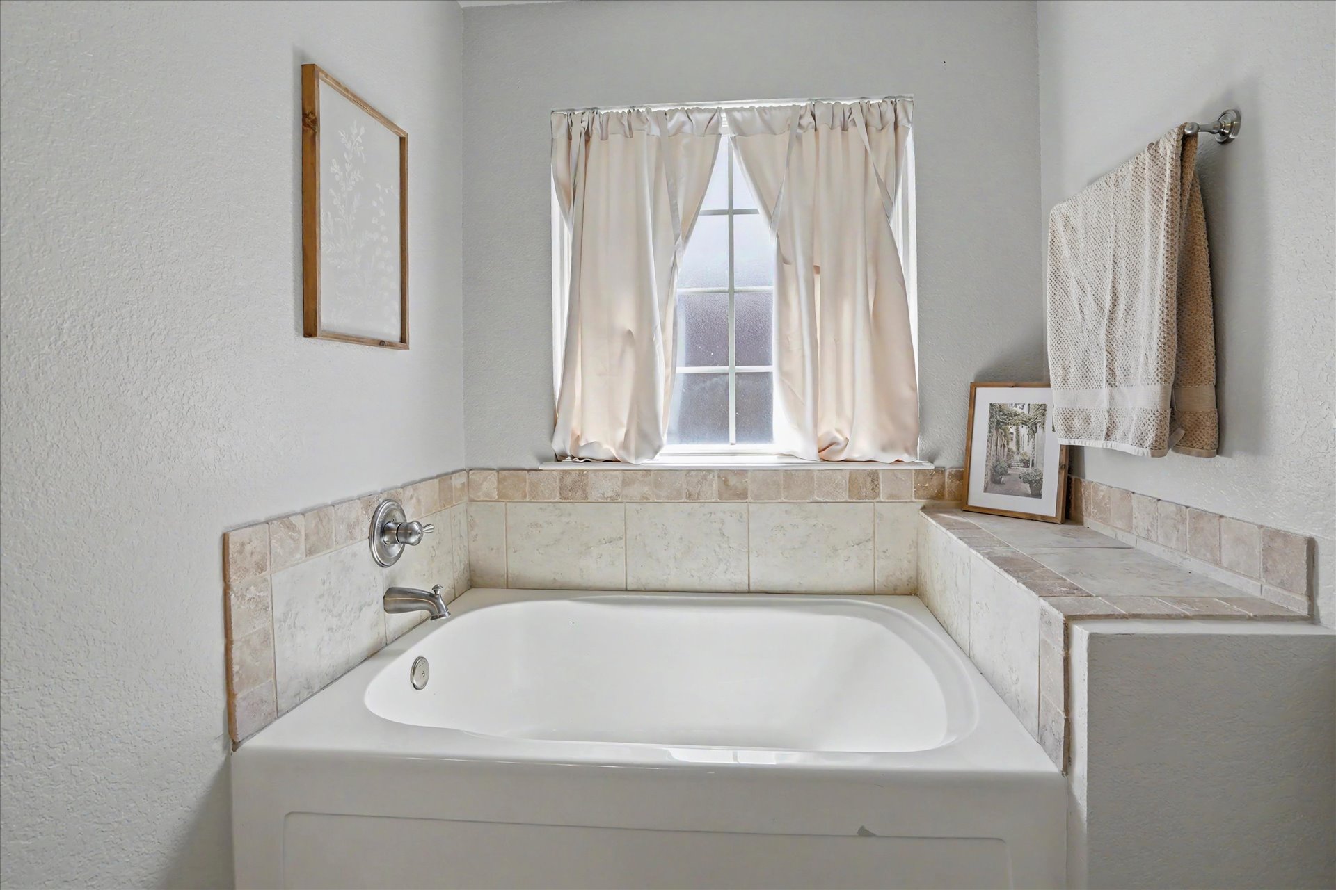 12529 S Date Place Property Photo 19