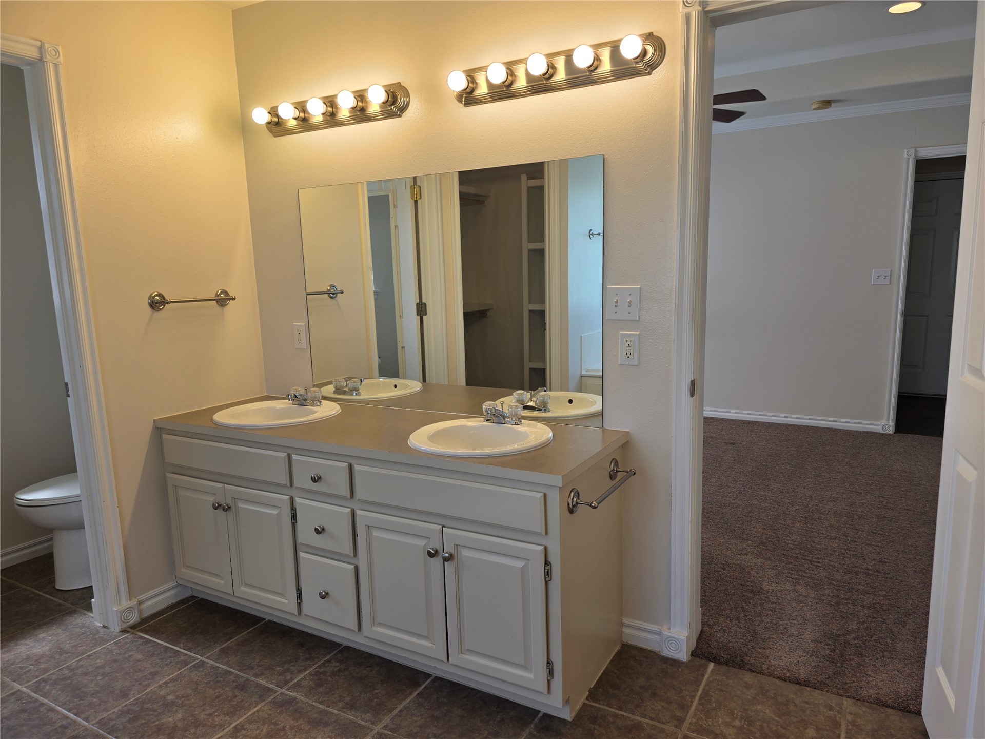 3917 Rosewood Place Property Photo 32
