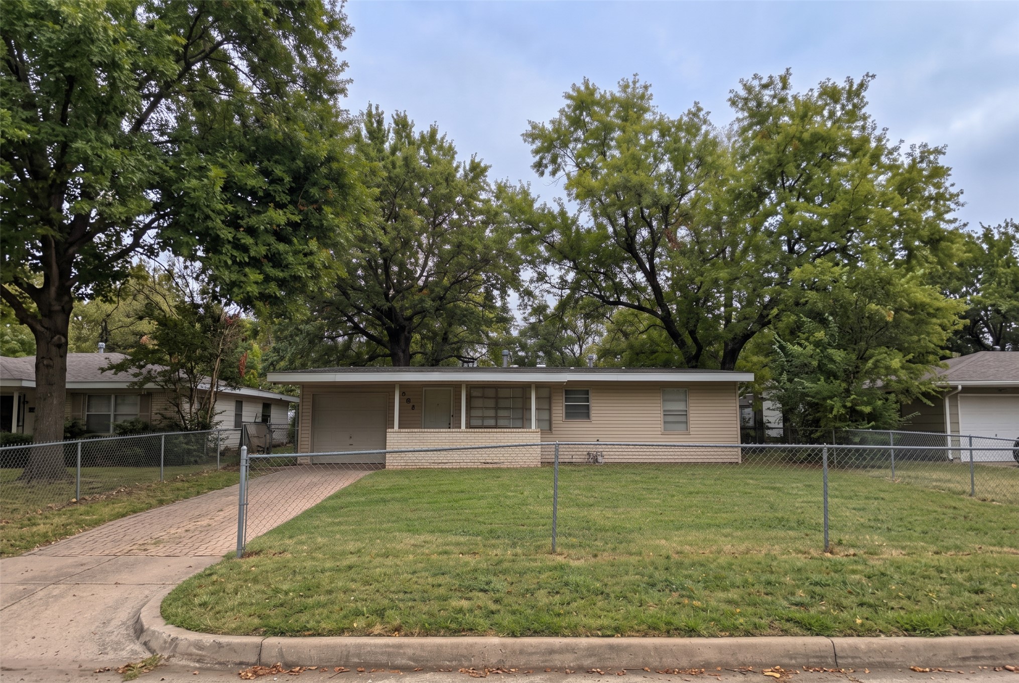 629 E 54th Street North Property Photo 1
