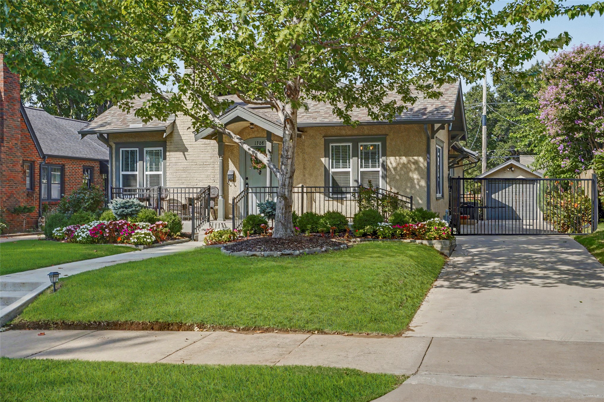1708 S Gary Avenue Property Photo 2