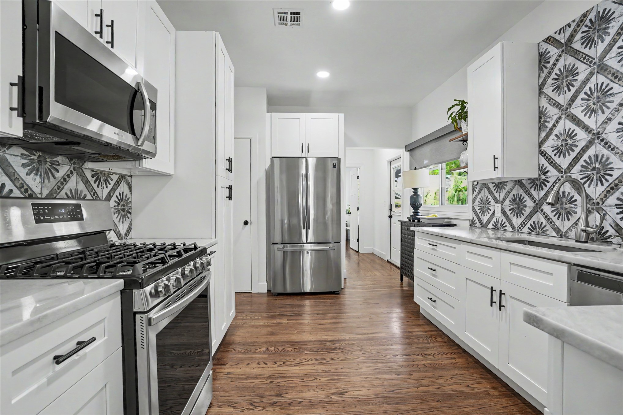 1708 S Gary Avenue Property Photo 12