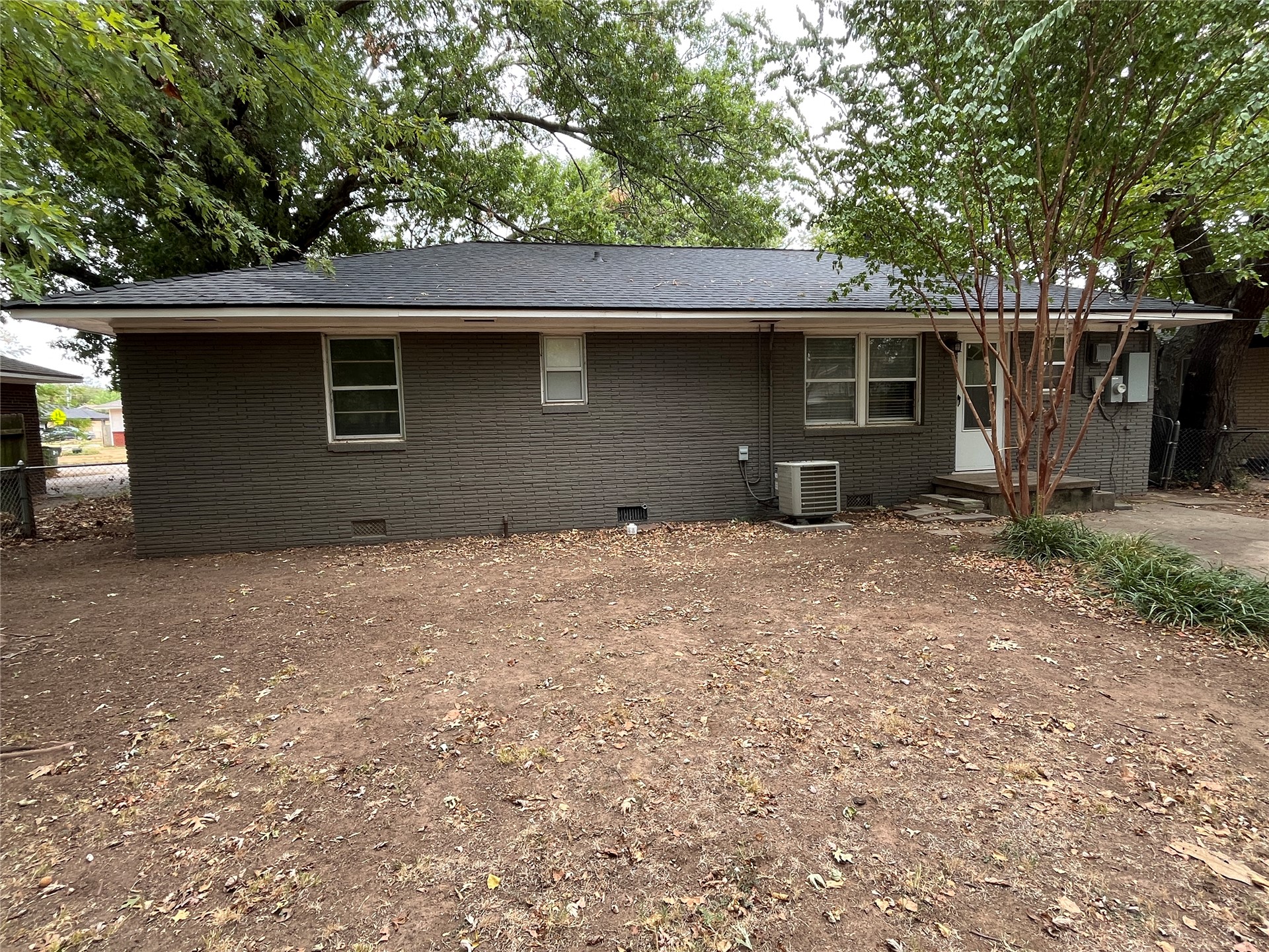 1519 Windsor Way Property Photo 13