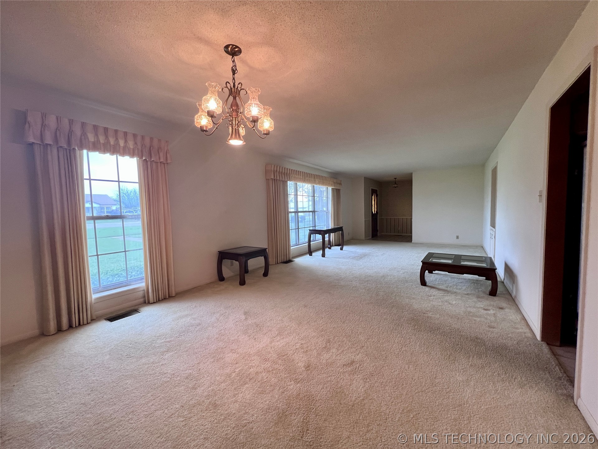 308 E Main Property Photo 2