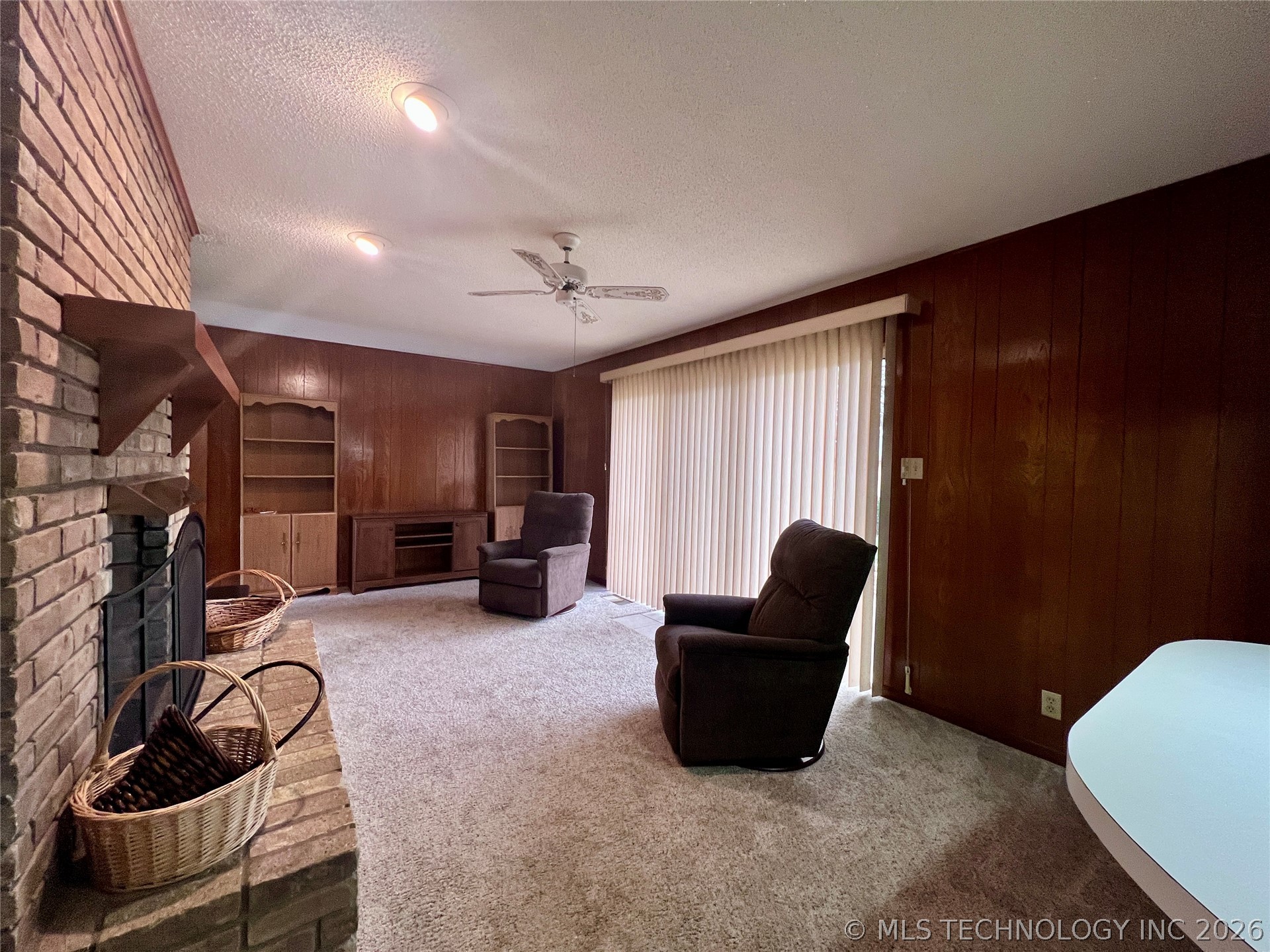 308 E Main Property Photo 5