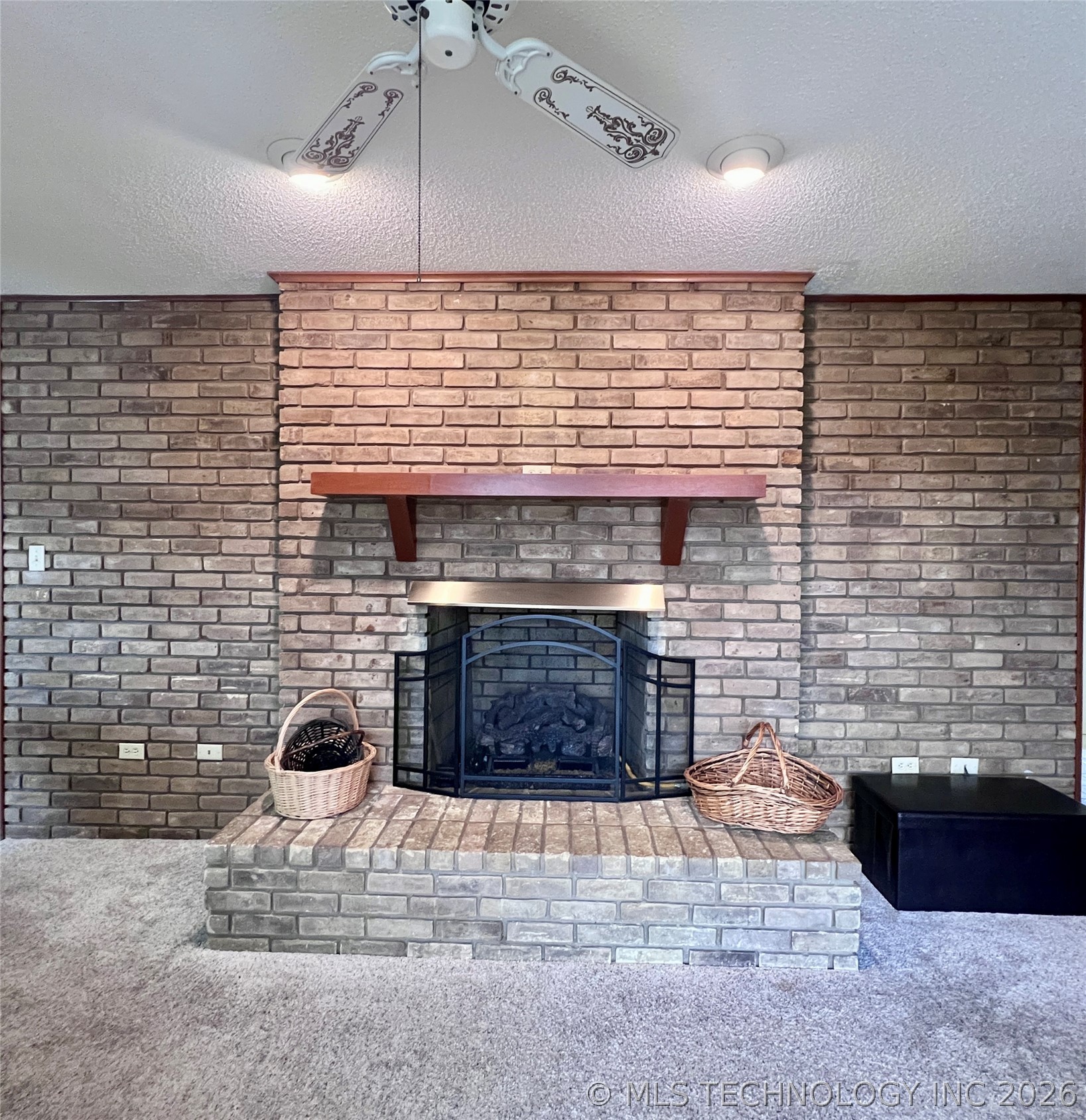 308 E Main Property Photo 6