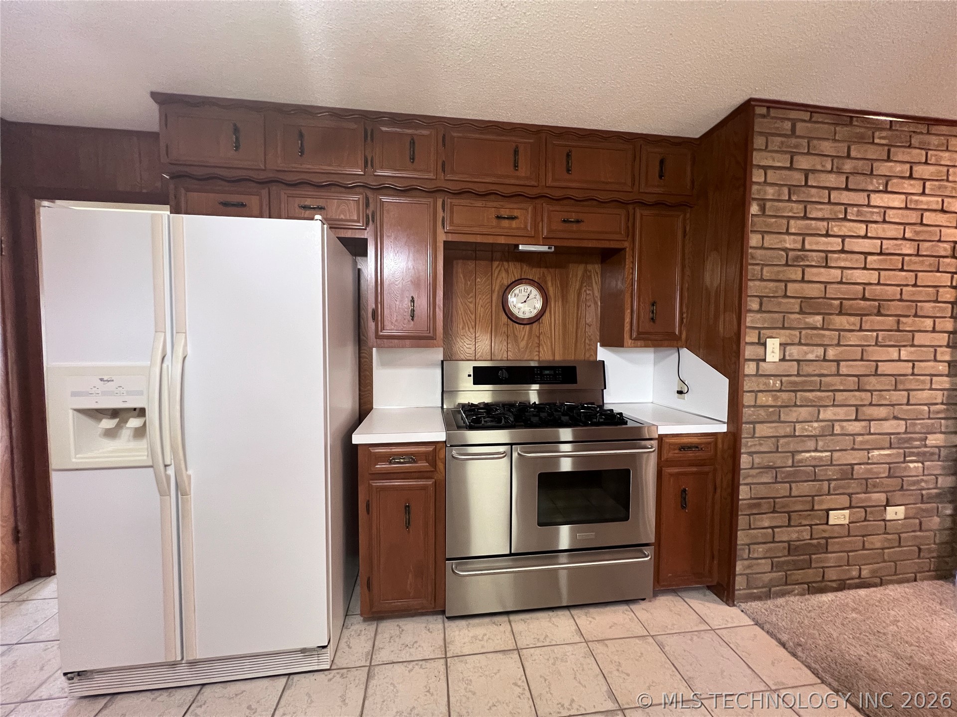 308 E Main Property Photo 8
