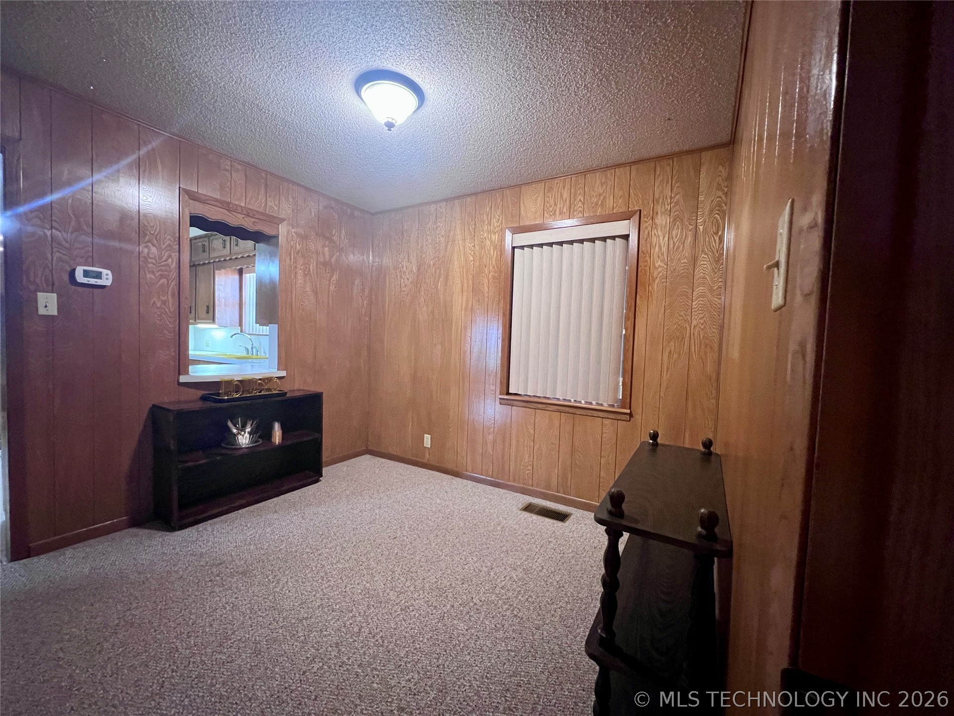 308 E Main Property Photo 10