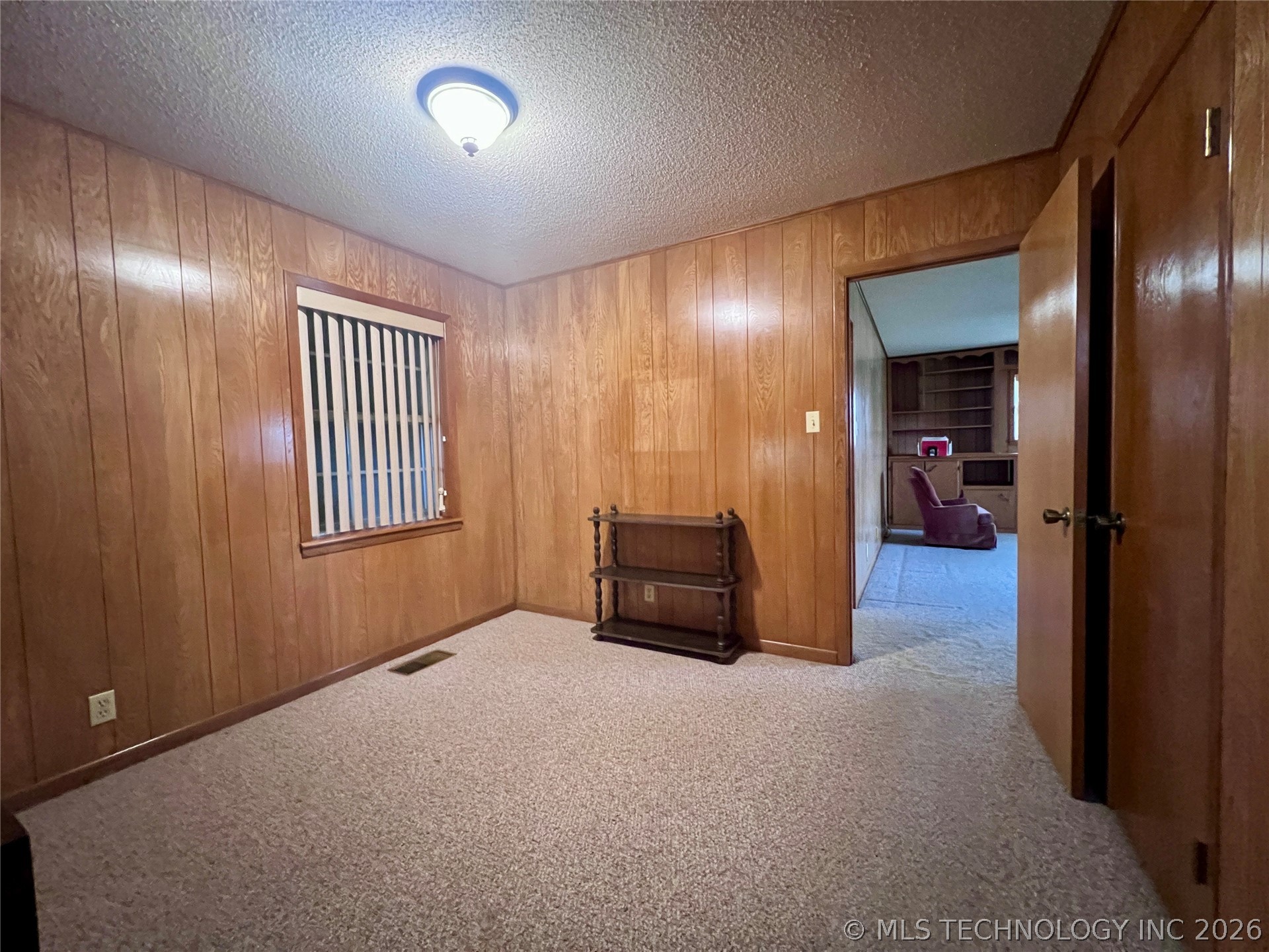 308 E Main Property Photo 11