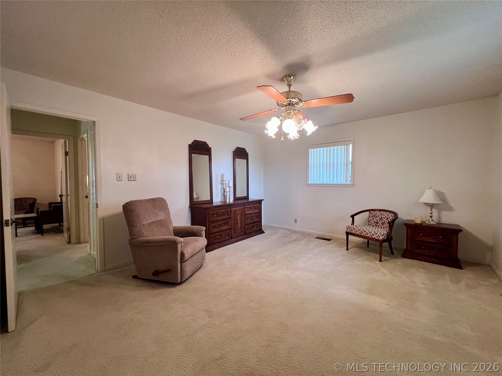 308 E Main Property Photo 14