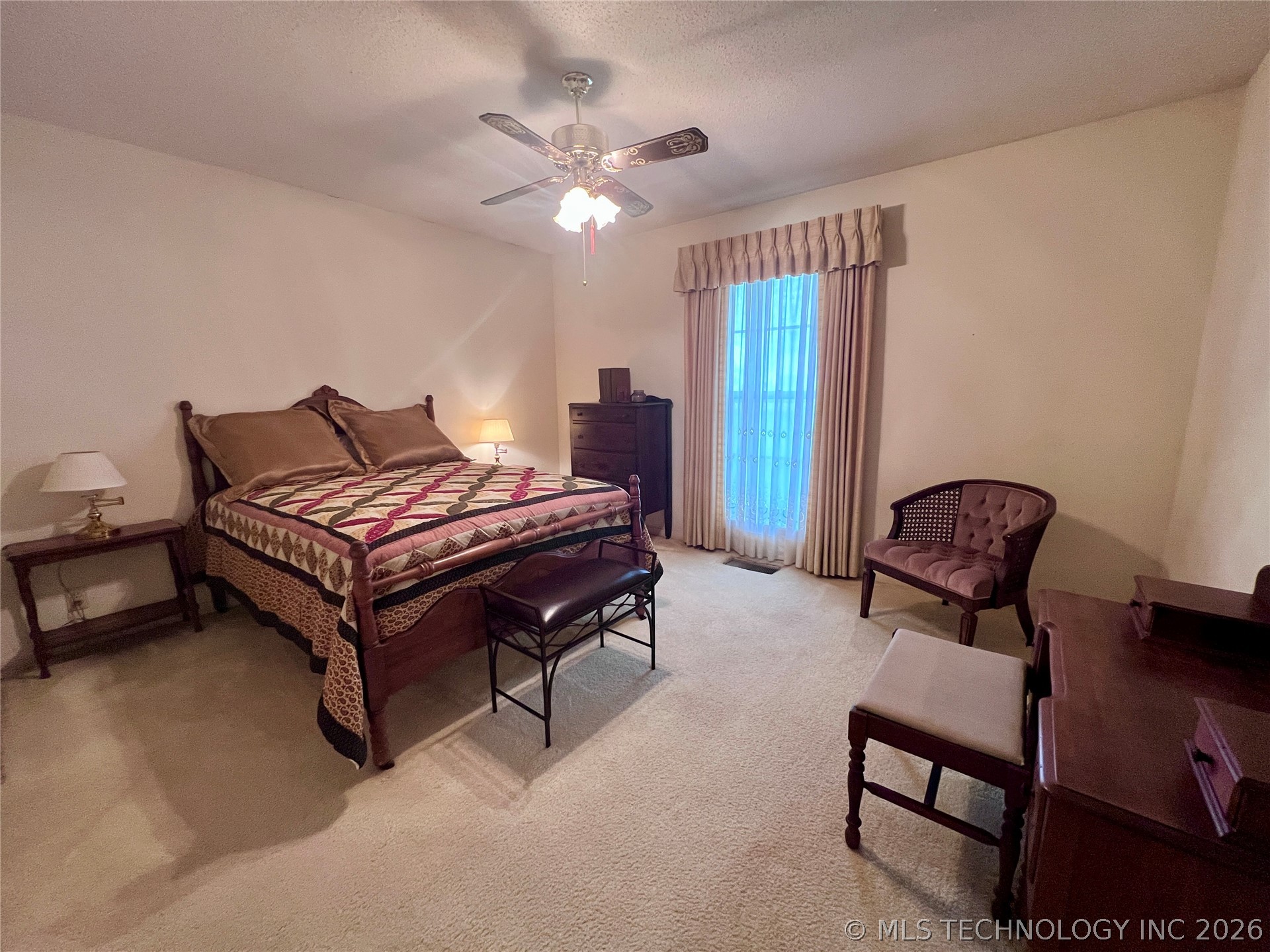 308 E Main Property Photo 17