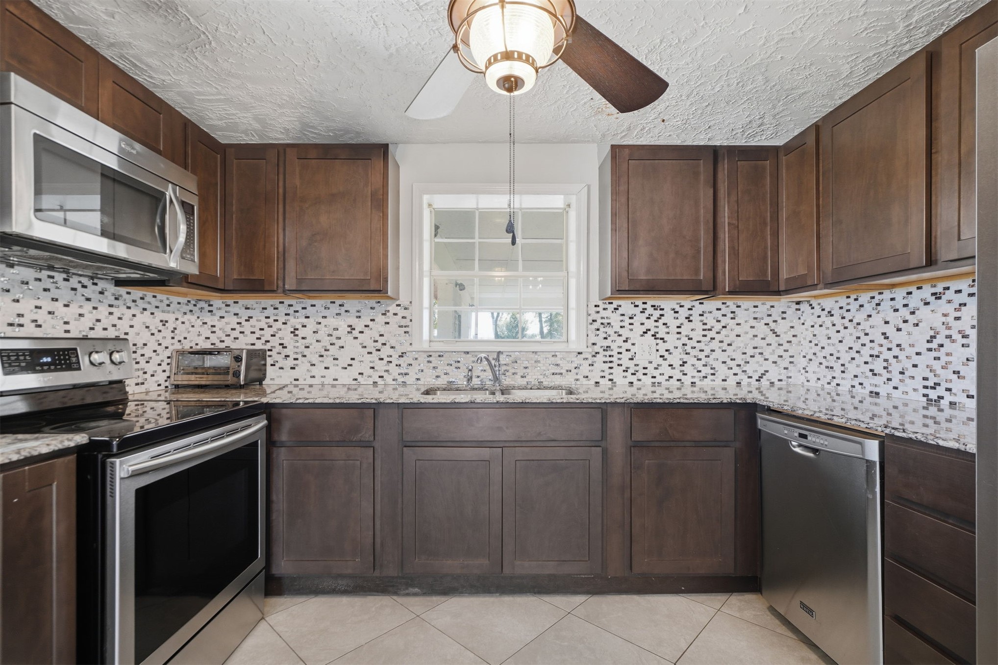 15603 E 440 Road Property Photo 4