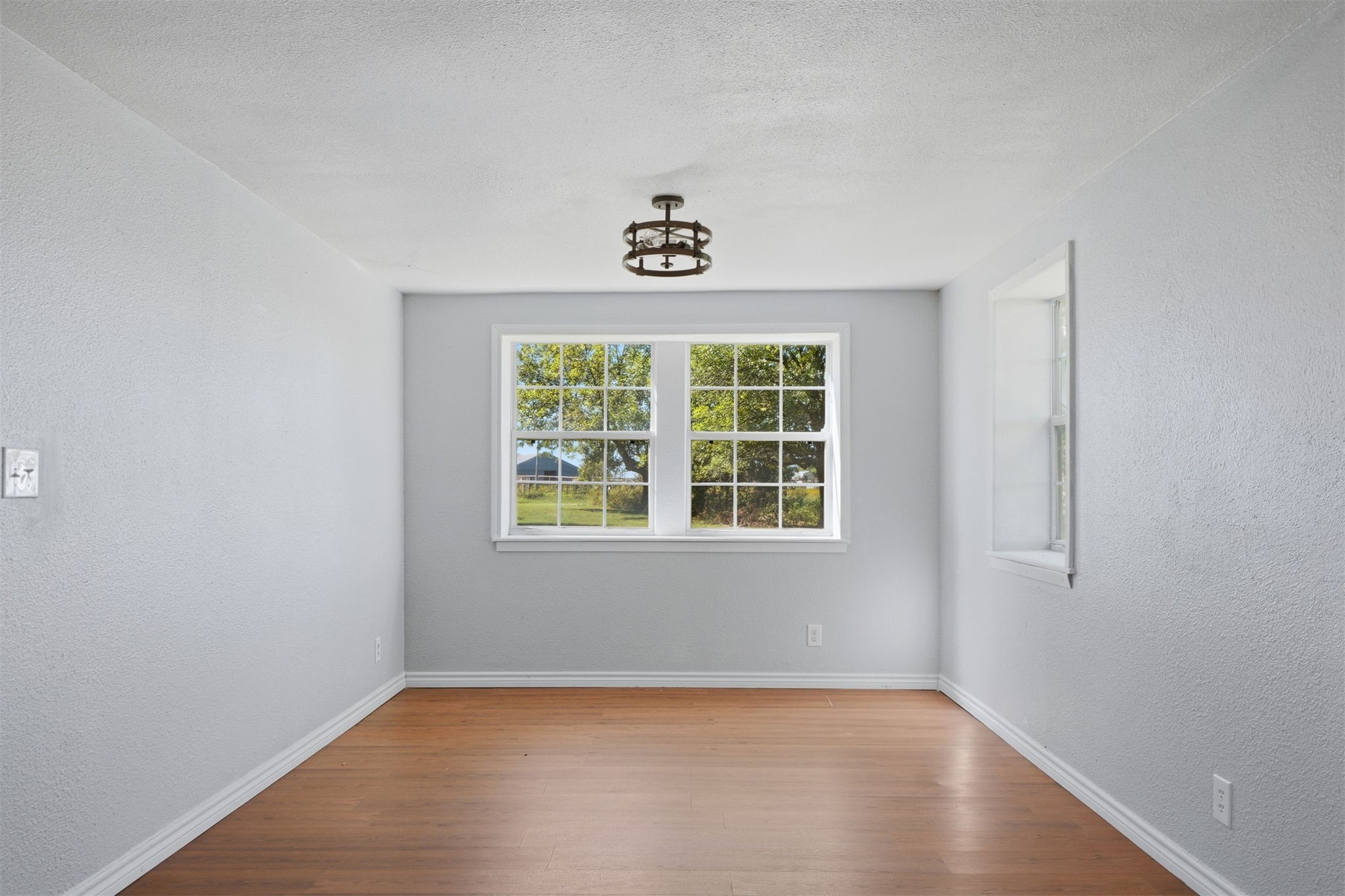 15603 E 440 Road Property Photo 6