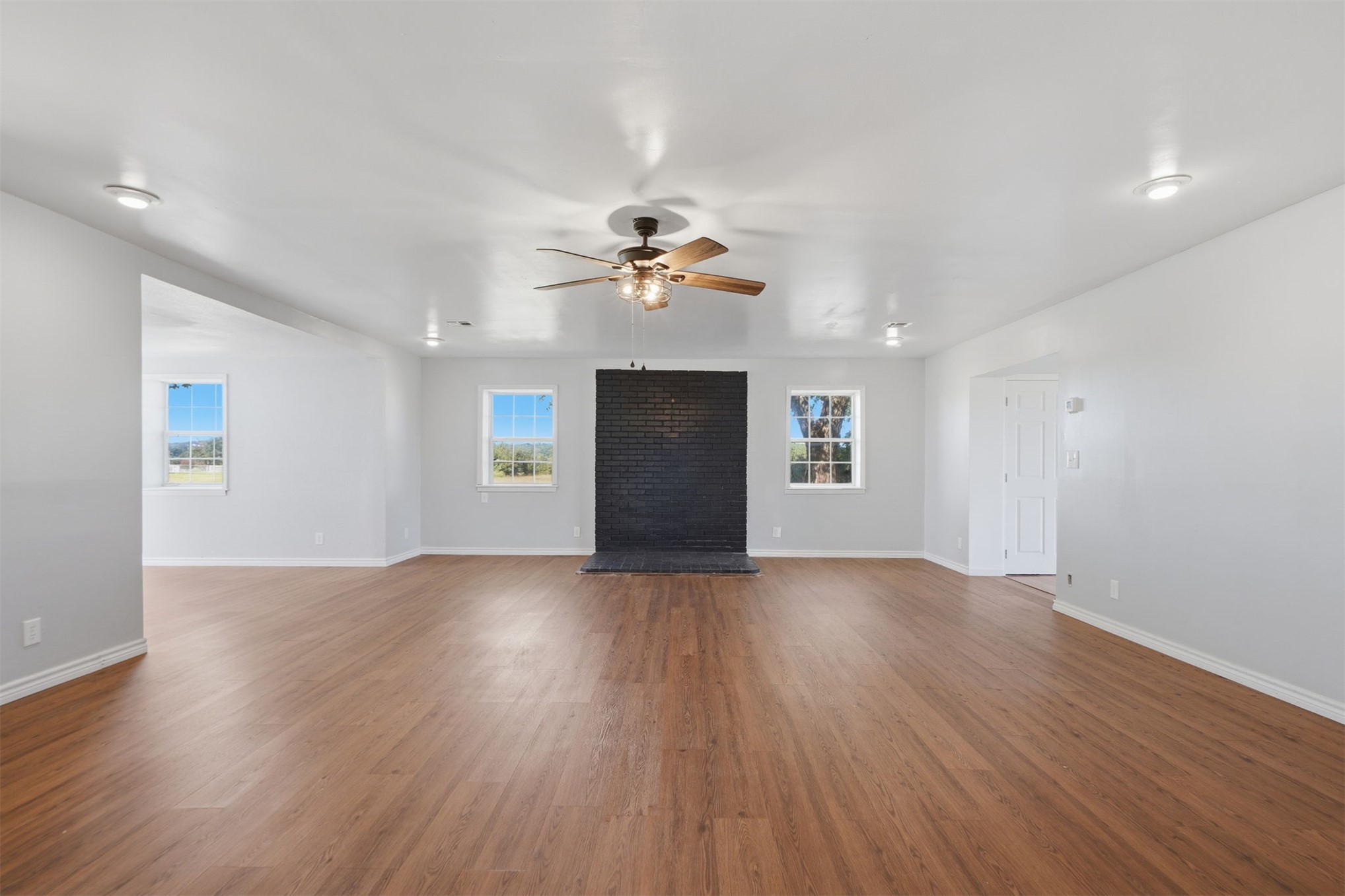 15603 E 440 Road Property Photo 10