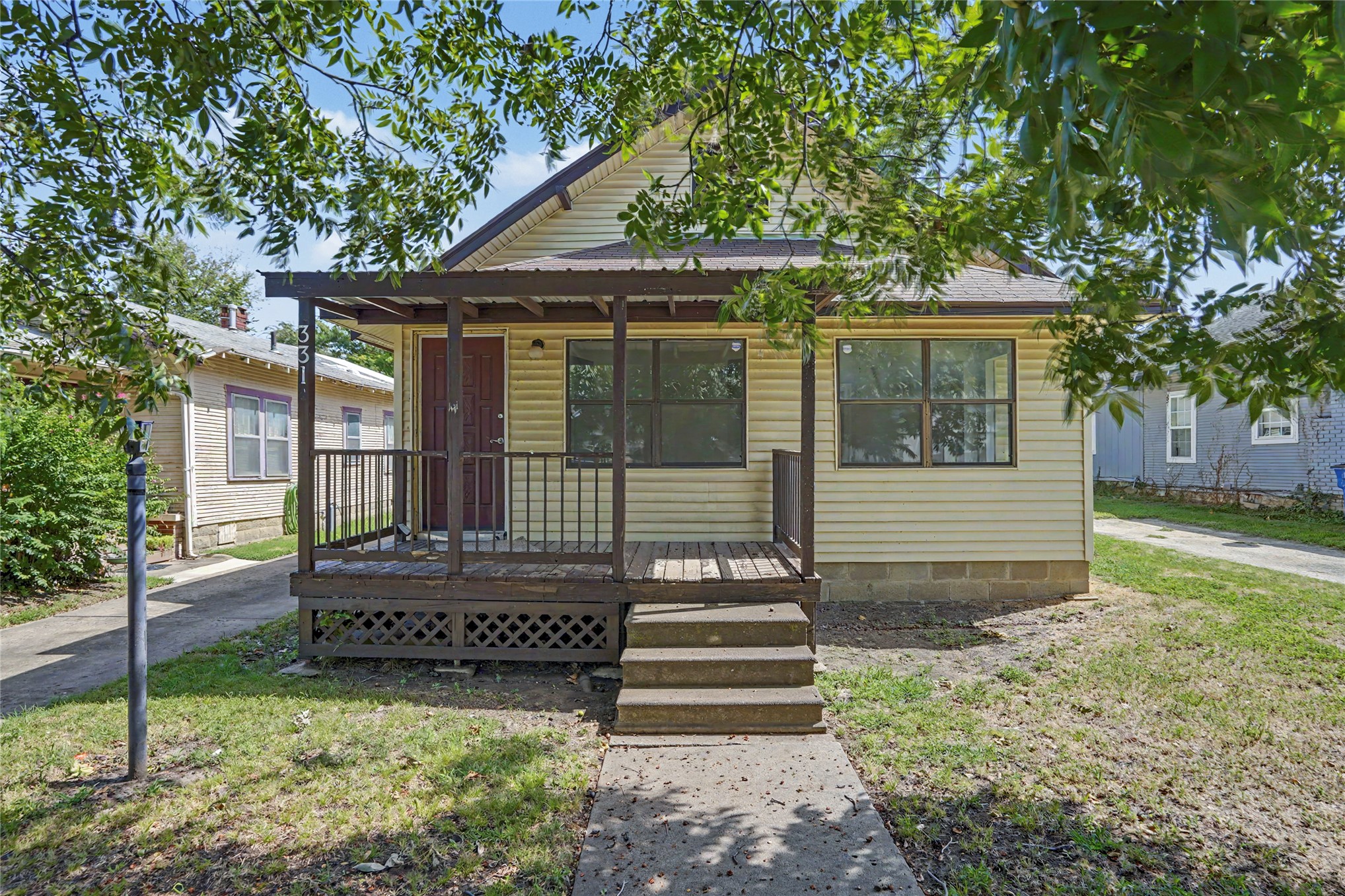 331 Xanthus Avenue Property Photo 4