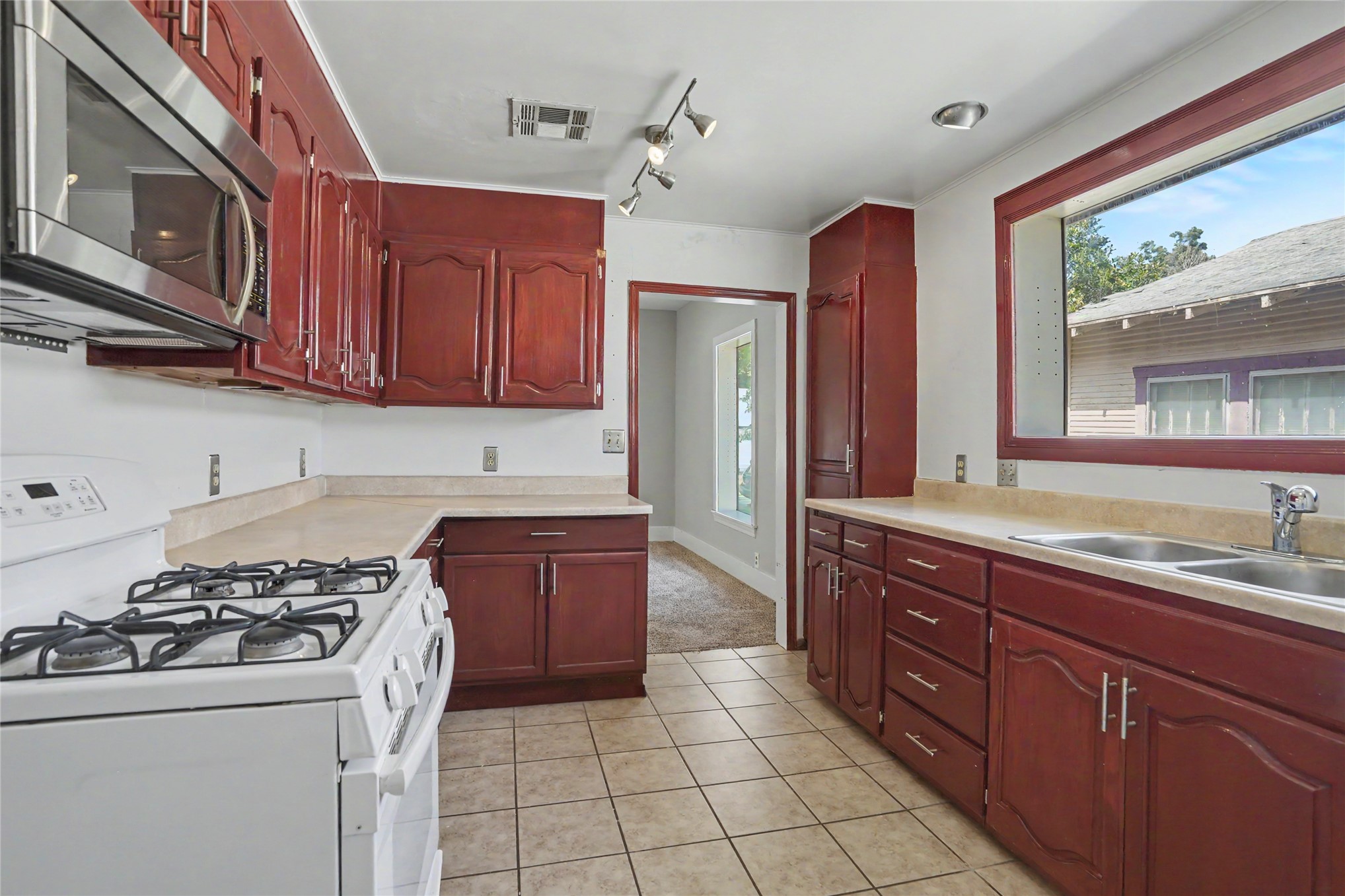 331 Xanthus Avenue Property Photo 18