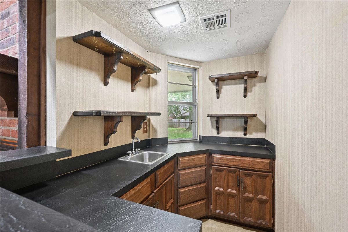 6915 E 78th Place Property Photo 10