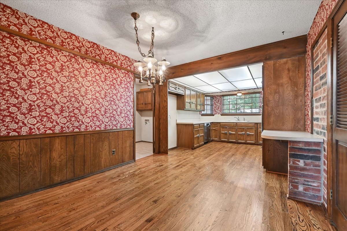 6915 E 78th Place Property Photo 11