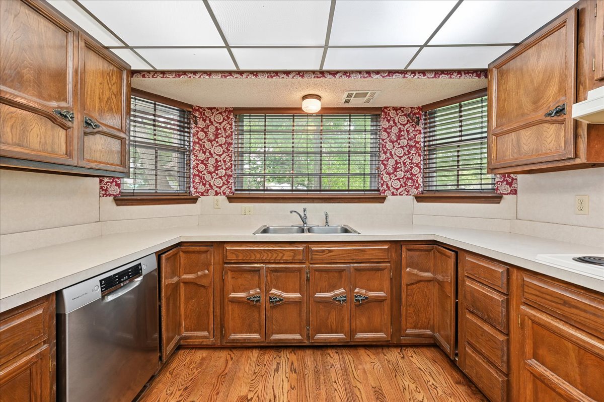 6915 E 78th Place Property Photo 15