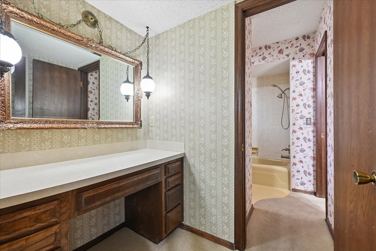 6915 E 78th Place Property Photo 19