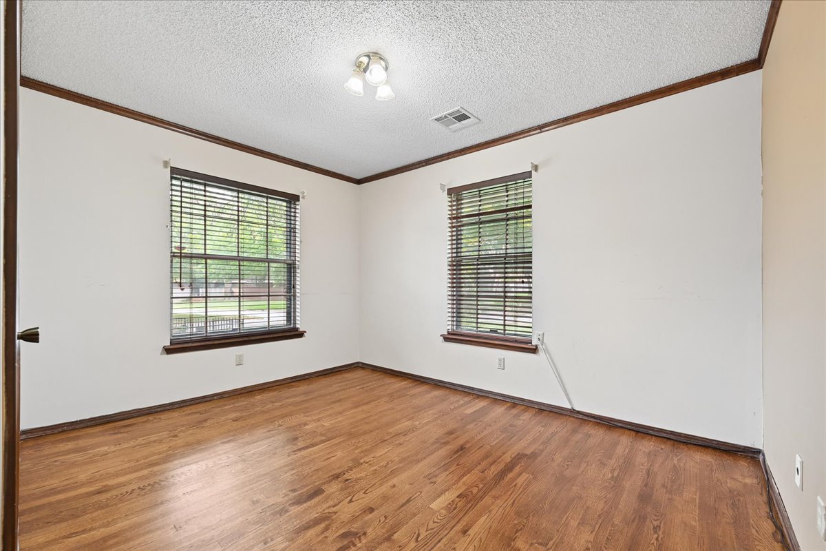 6915 E 78th Place Property Photo 24