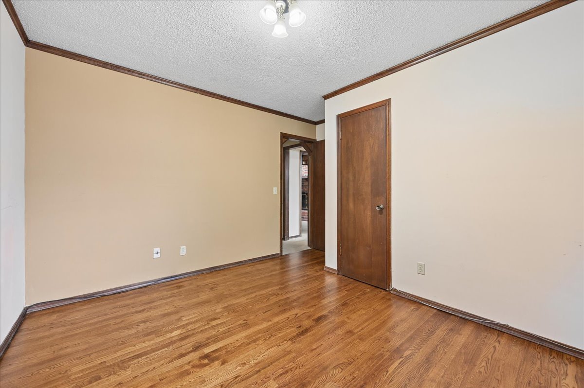 6915 E 78th Place Property Photo 25