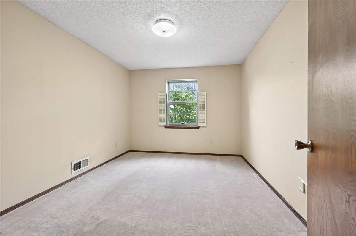 6915 E 78th Place Property Photo 26
