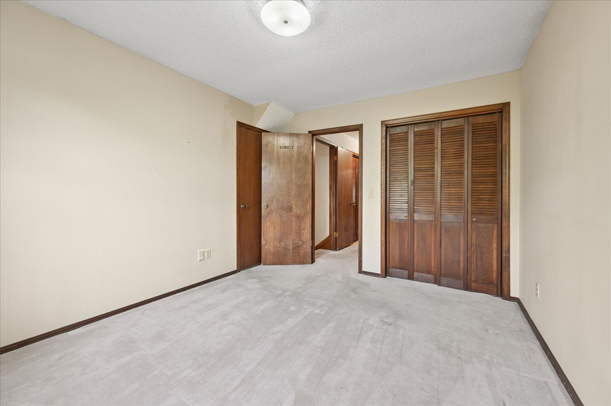 6915 E 78th Place Property Photo 27