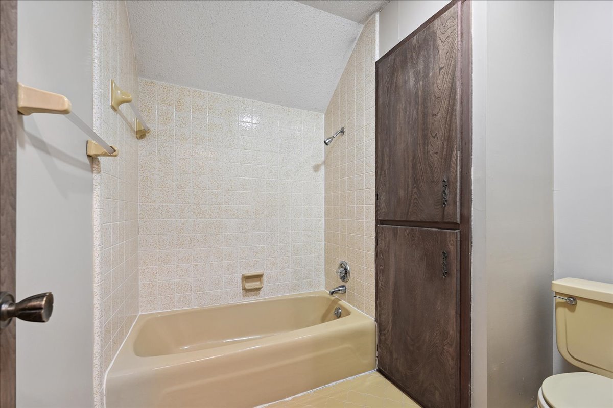 6915 E 78th Place Property Photo 29