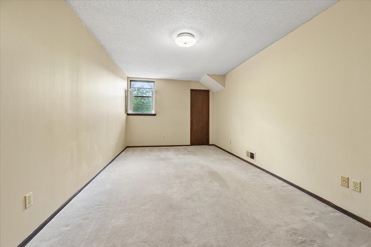 6915 E 78th Place Property Photo 30