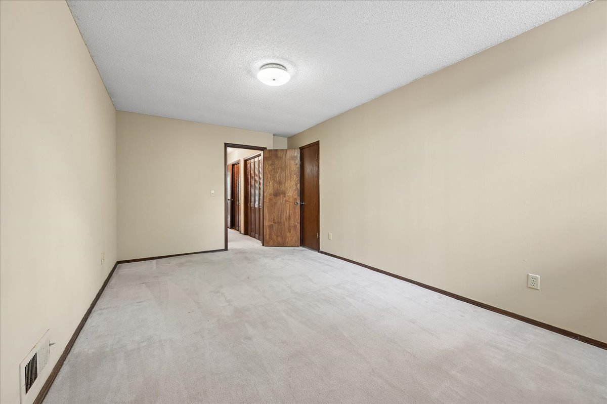 6915 E 78th Place Property Photo 31