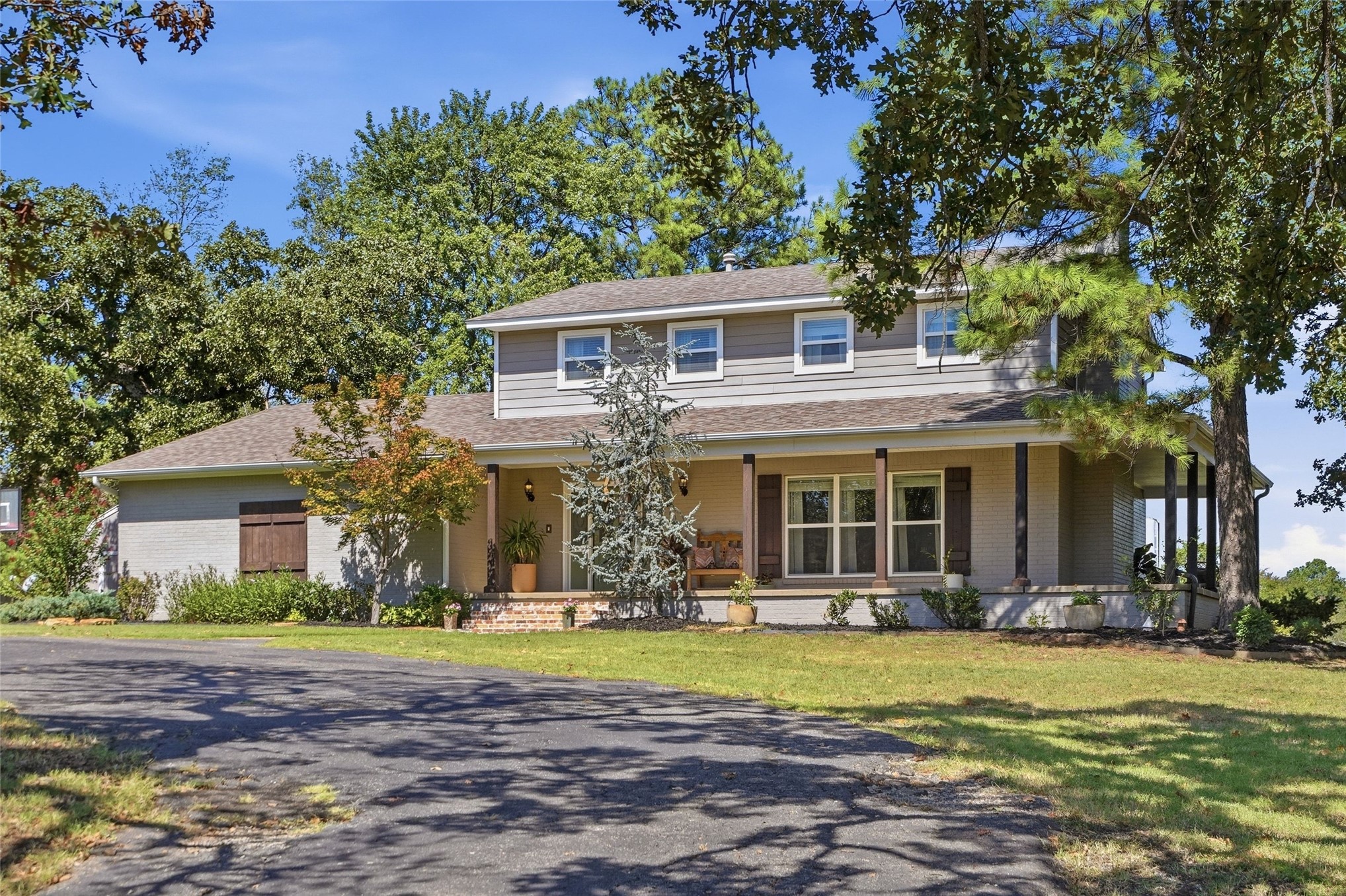 4231 Hillside Drive Property Photo 4