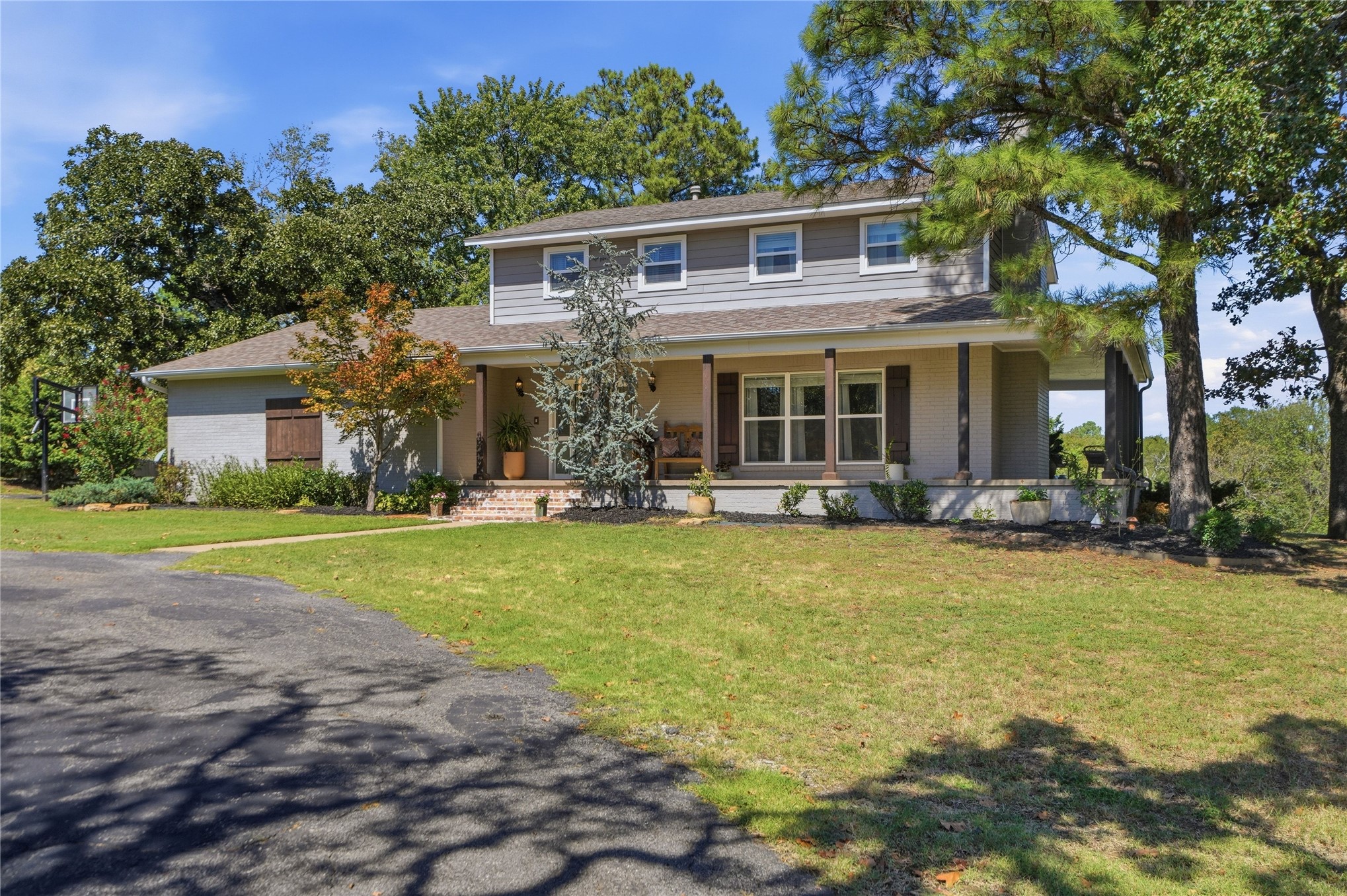 4231 Hillside Drive Property Photo 6