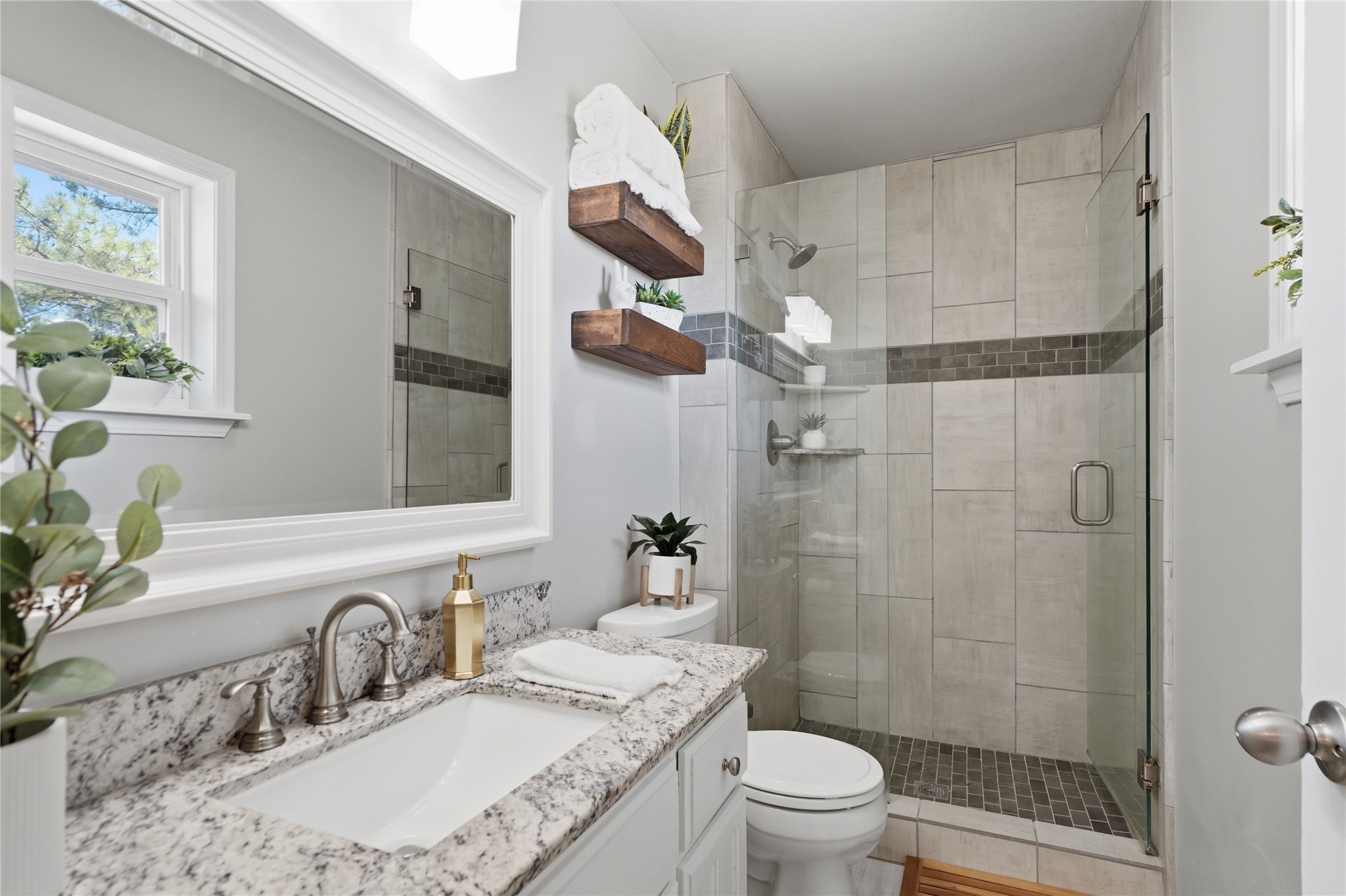 4231 Hillside Drive Property Photo 52