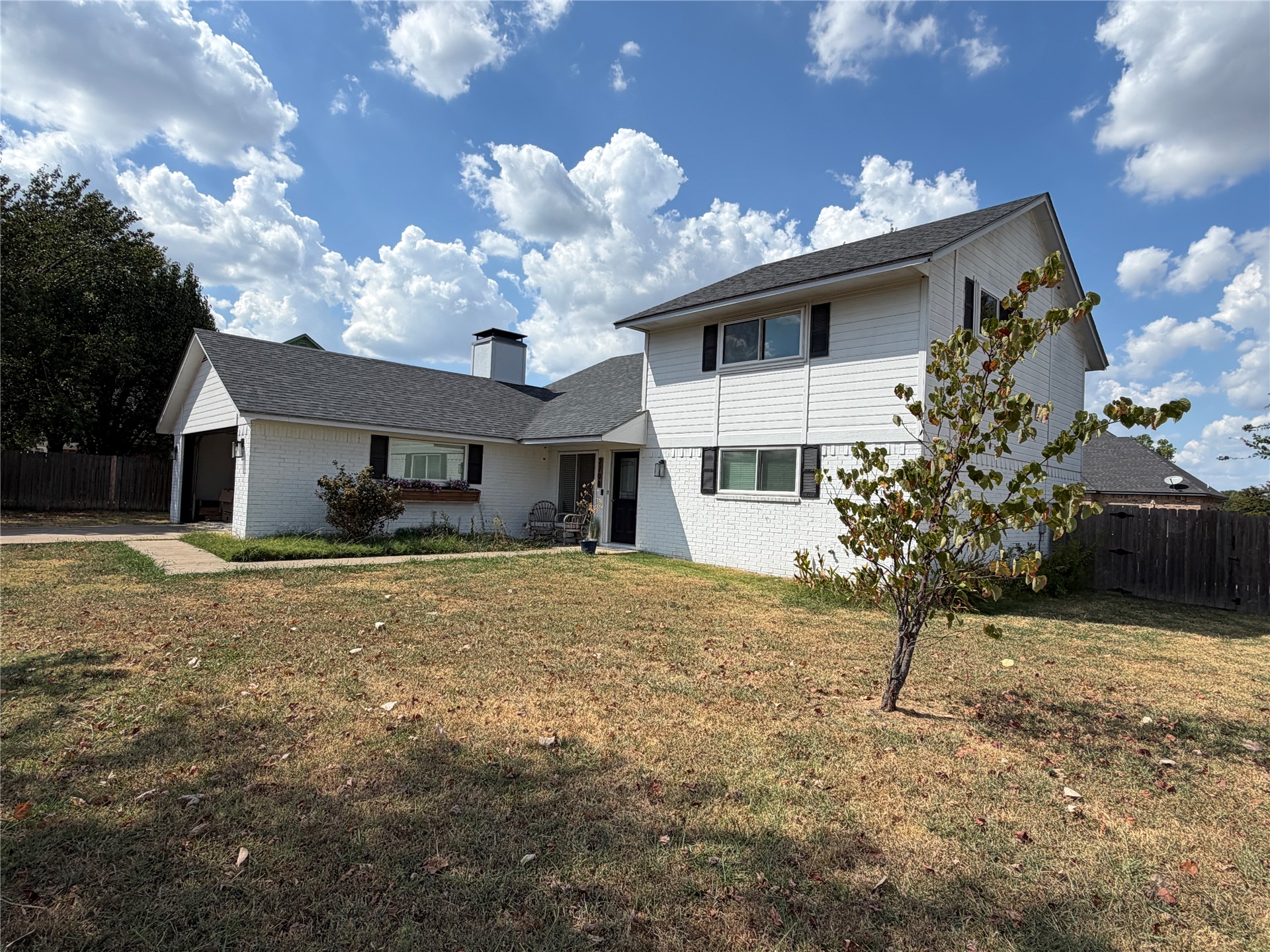 2708 Little John Drive Property Photo 1