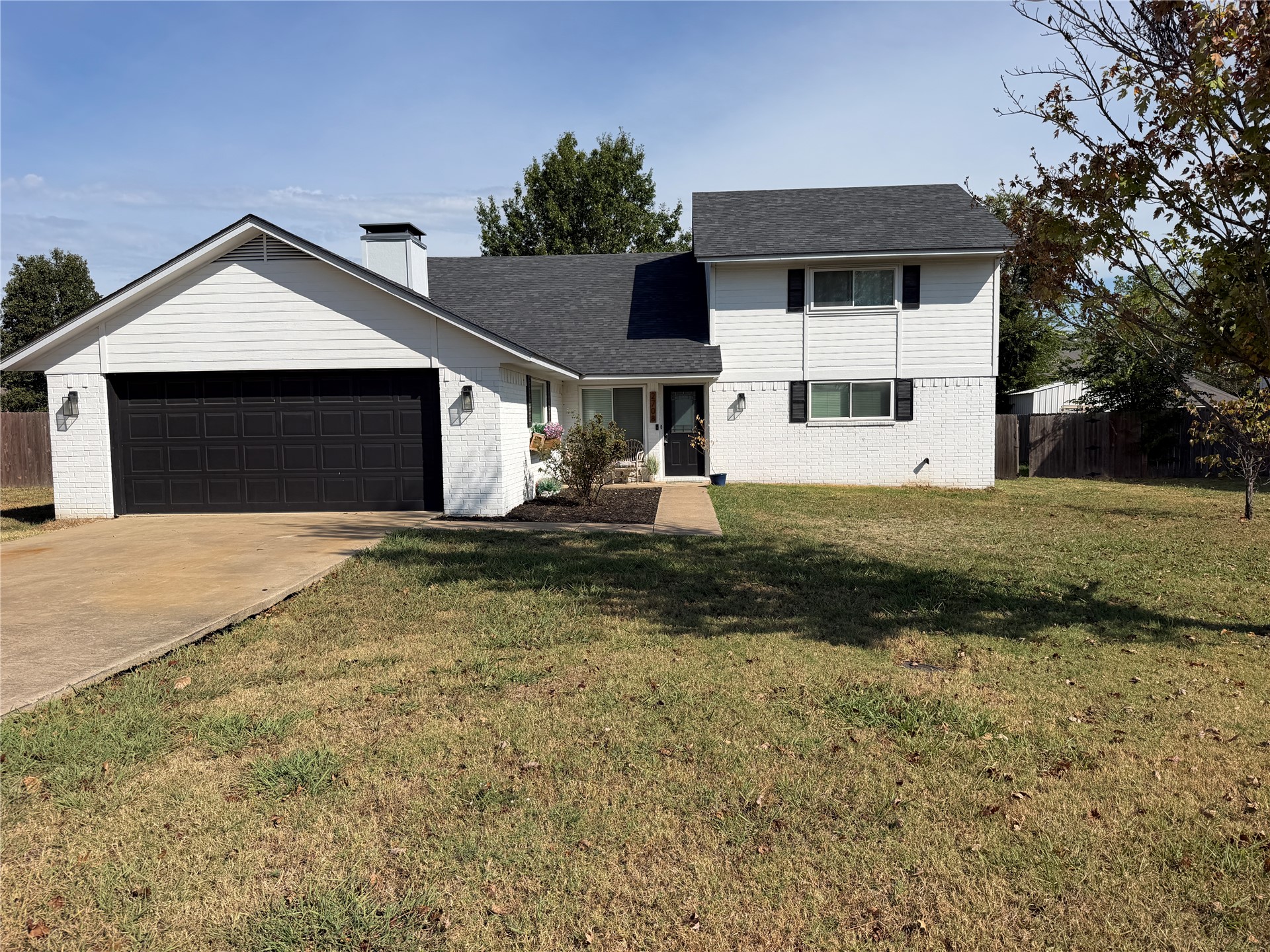2708 Little John Drive Property Photo 2