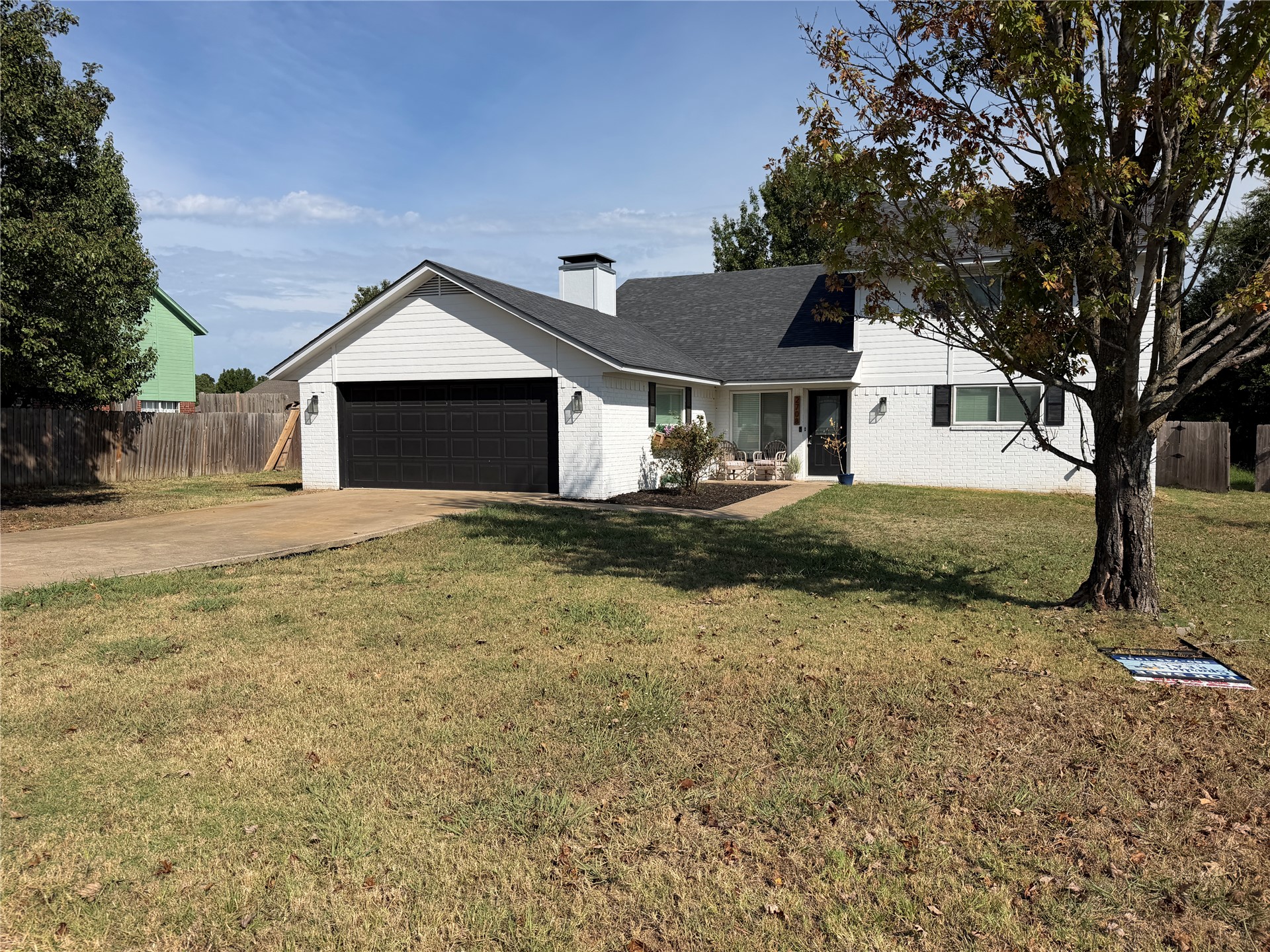 2708 Little John Drive Property Photo 3