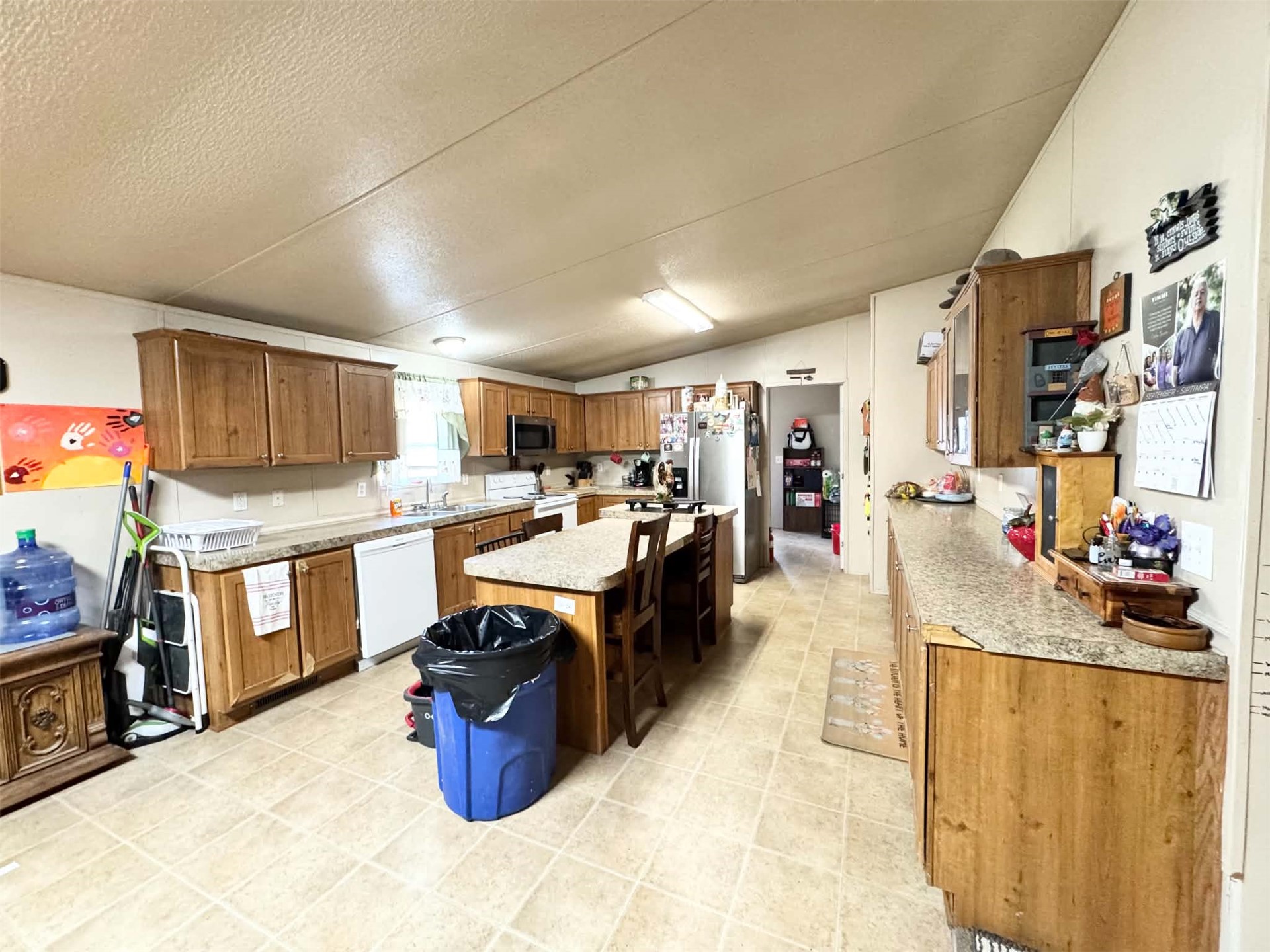 975 Claxton Property Photo 5