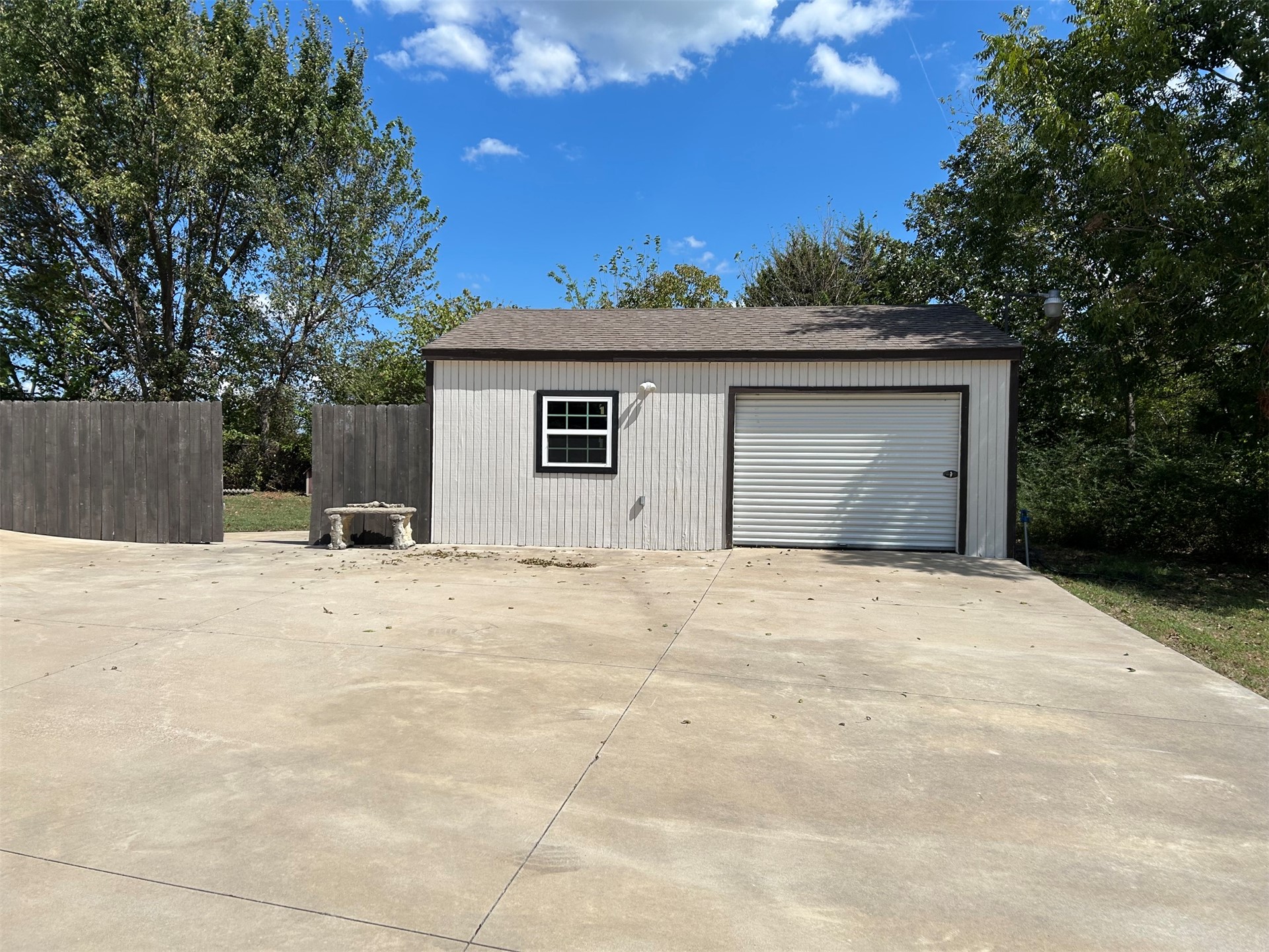 18121 W Coyote Trail S Property Photo 4
