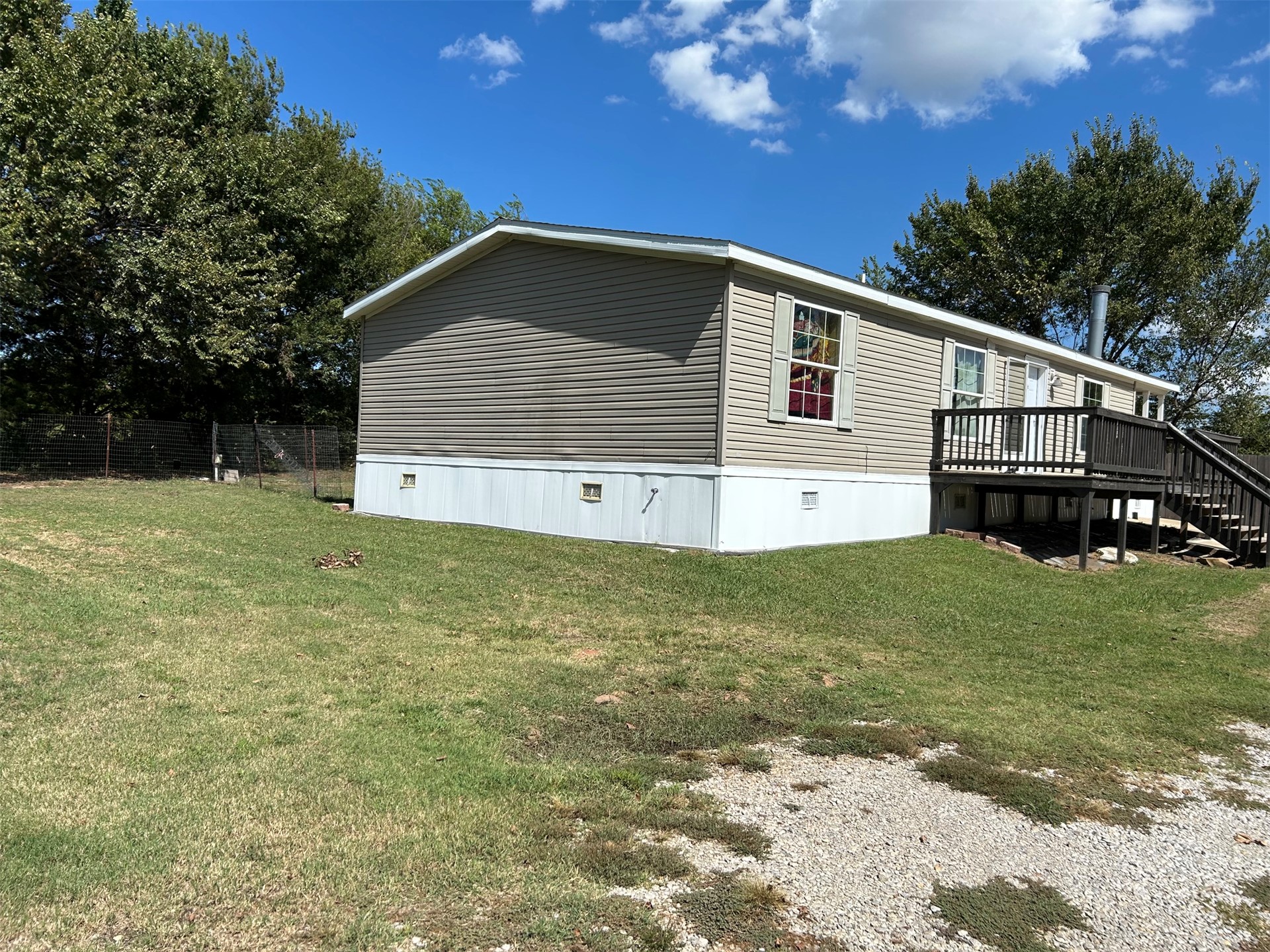 18121 W Coyote Trail S Property Photo 7