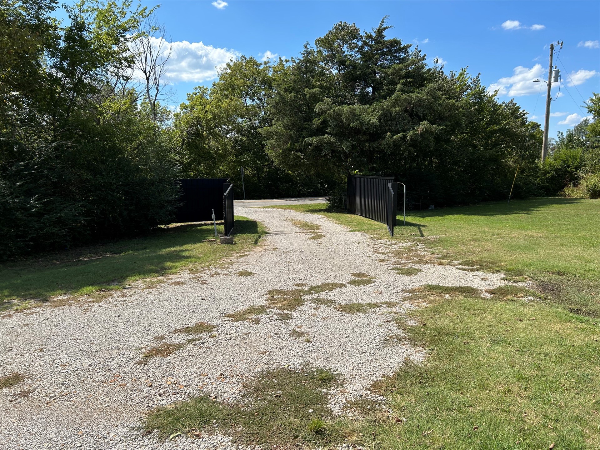18121 W Coyote Trail S Property Photo 17