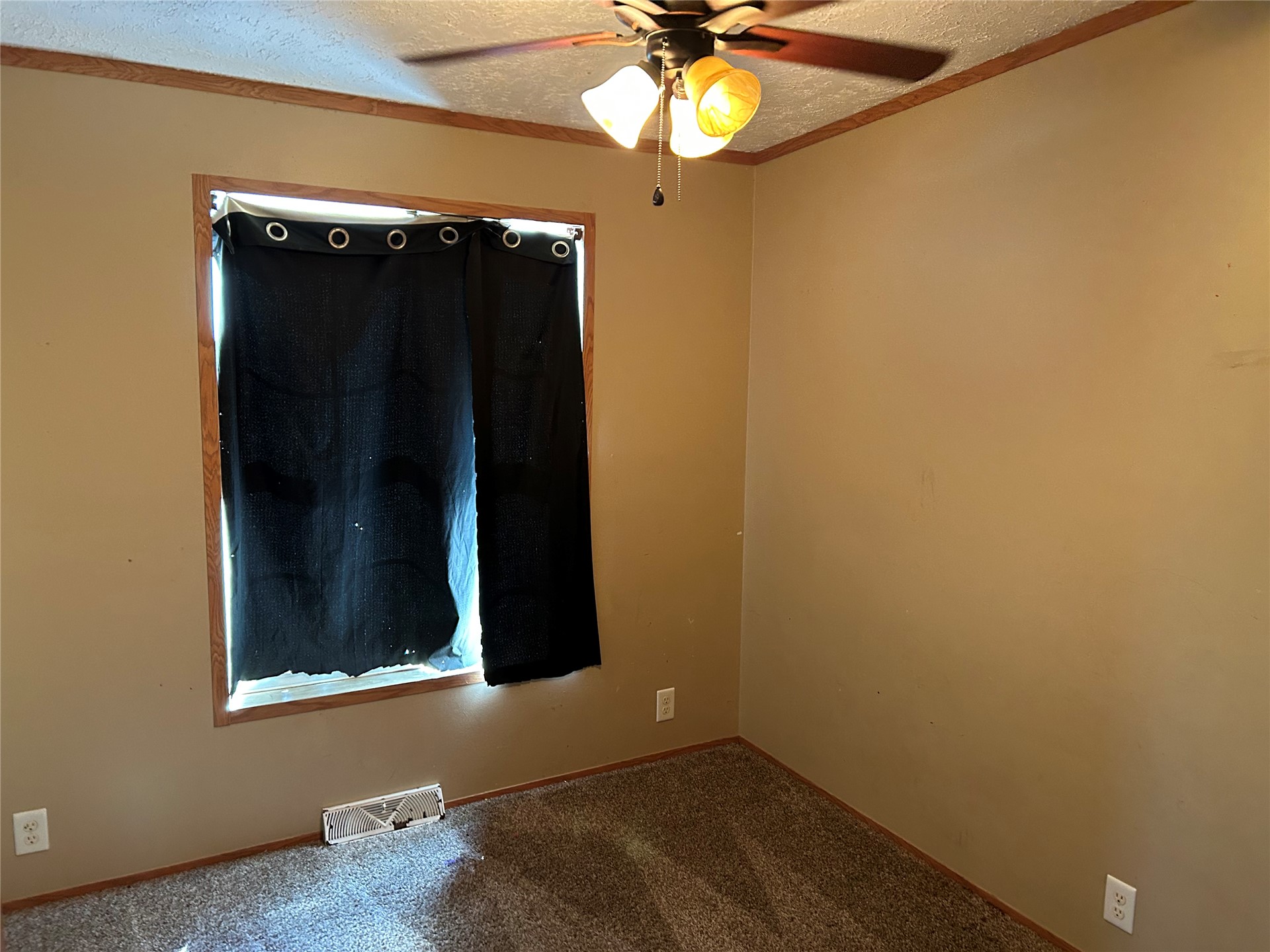 18121 W Coyote Trail S Property Photo 34