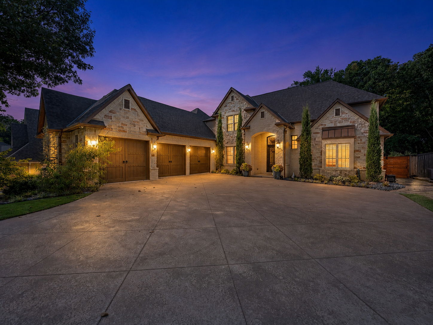 10610 S Nandina Court Property Photo 1