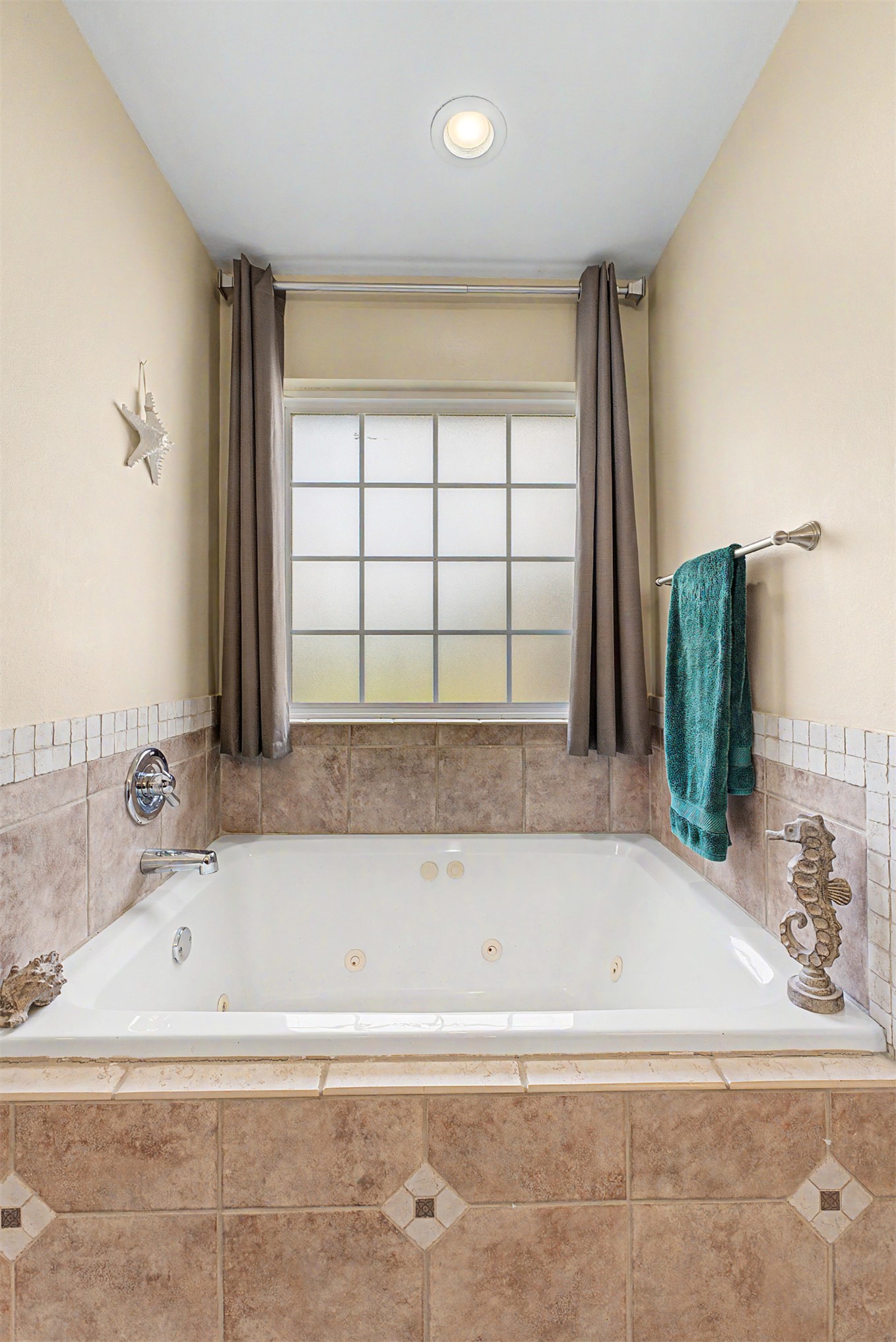 28400 S Kaela Drive Property Photo 12